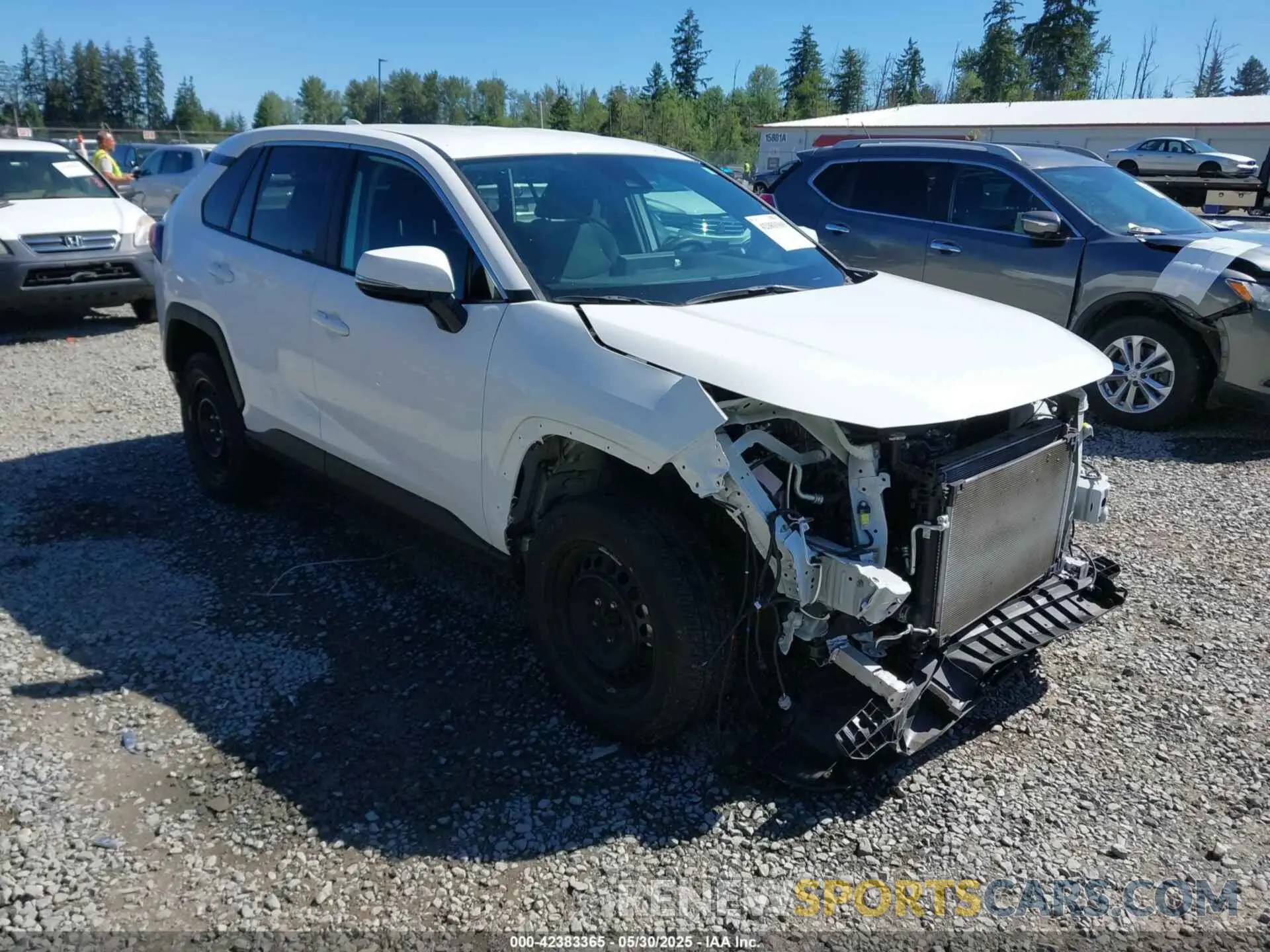 1 Photograph of a damaged car 2T3G1RFV9NC262896 TOYOTA RAV4 2022