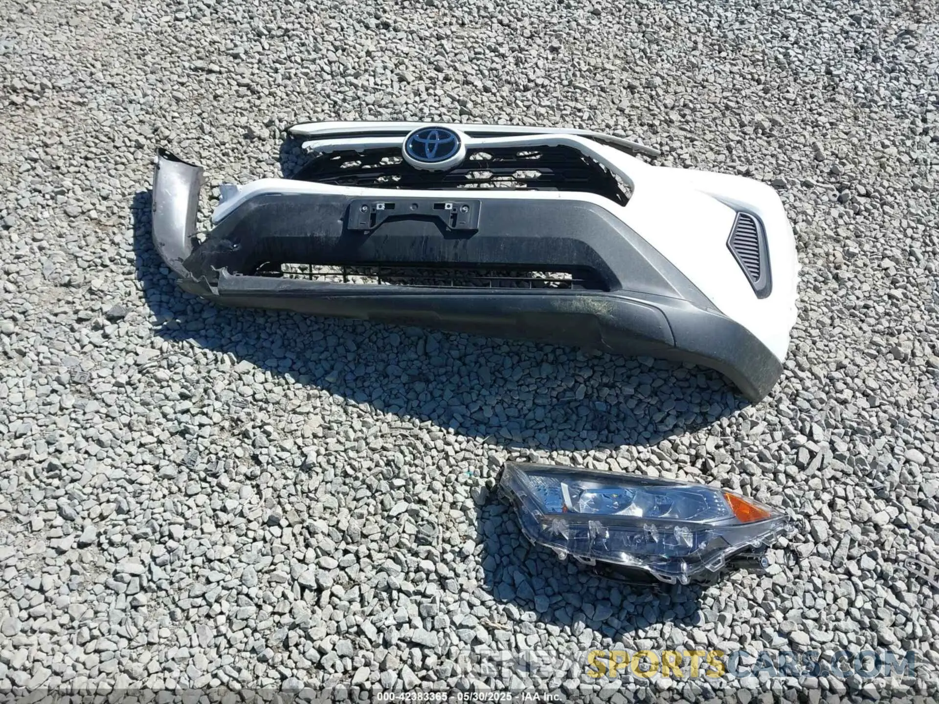 12 Photograph of a damaged car 2T3G1RFV9NC262896 TOYOTA RAV4 2022