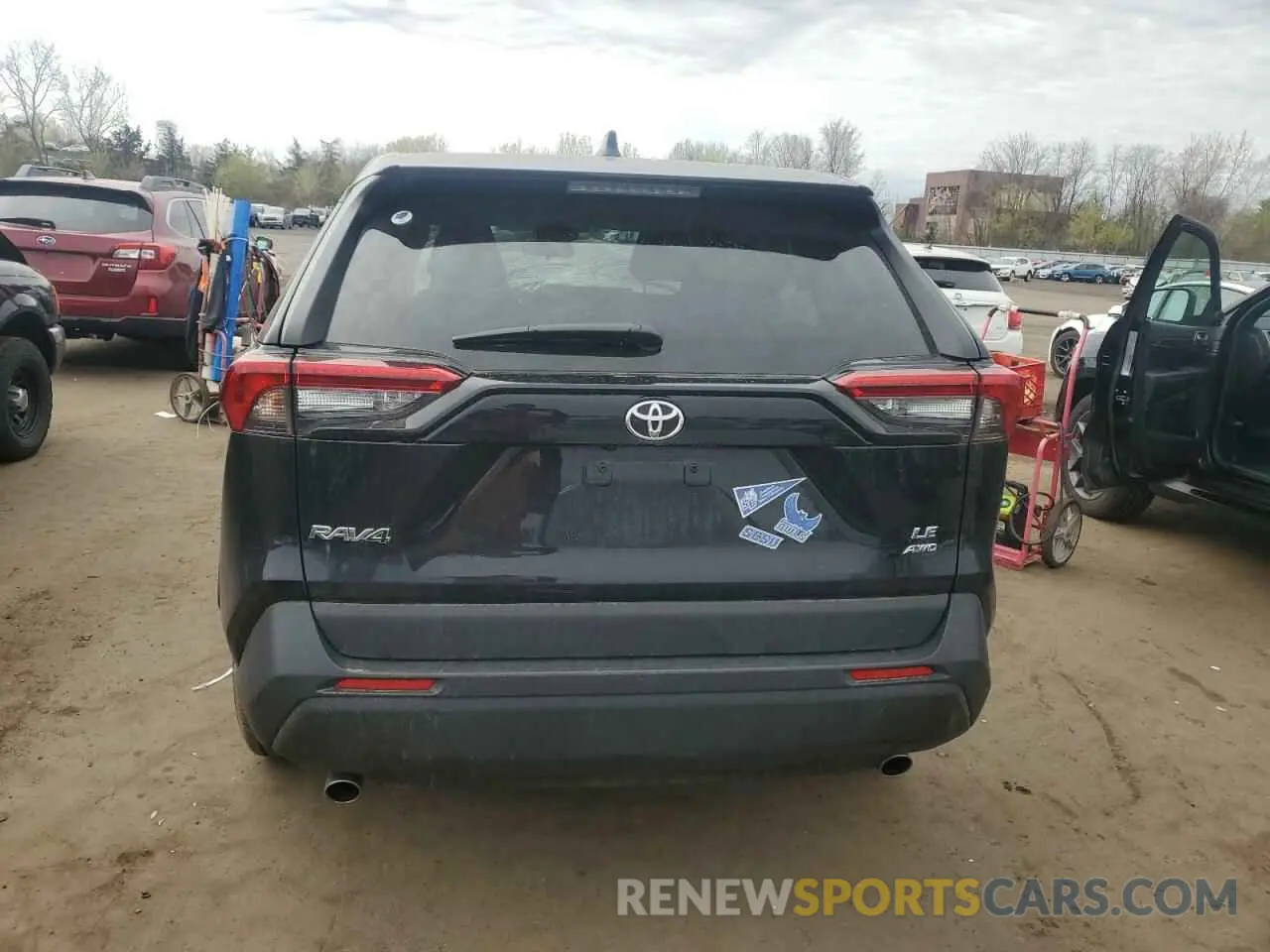 6 Photograph of a damaged car 2T3G1RFV9NC264955 TOYOTA RAV4 2022