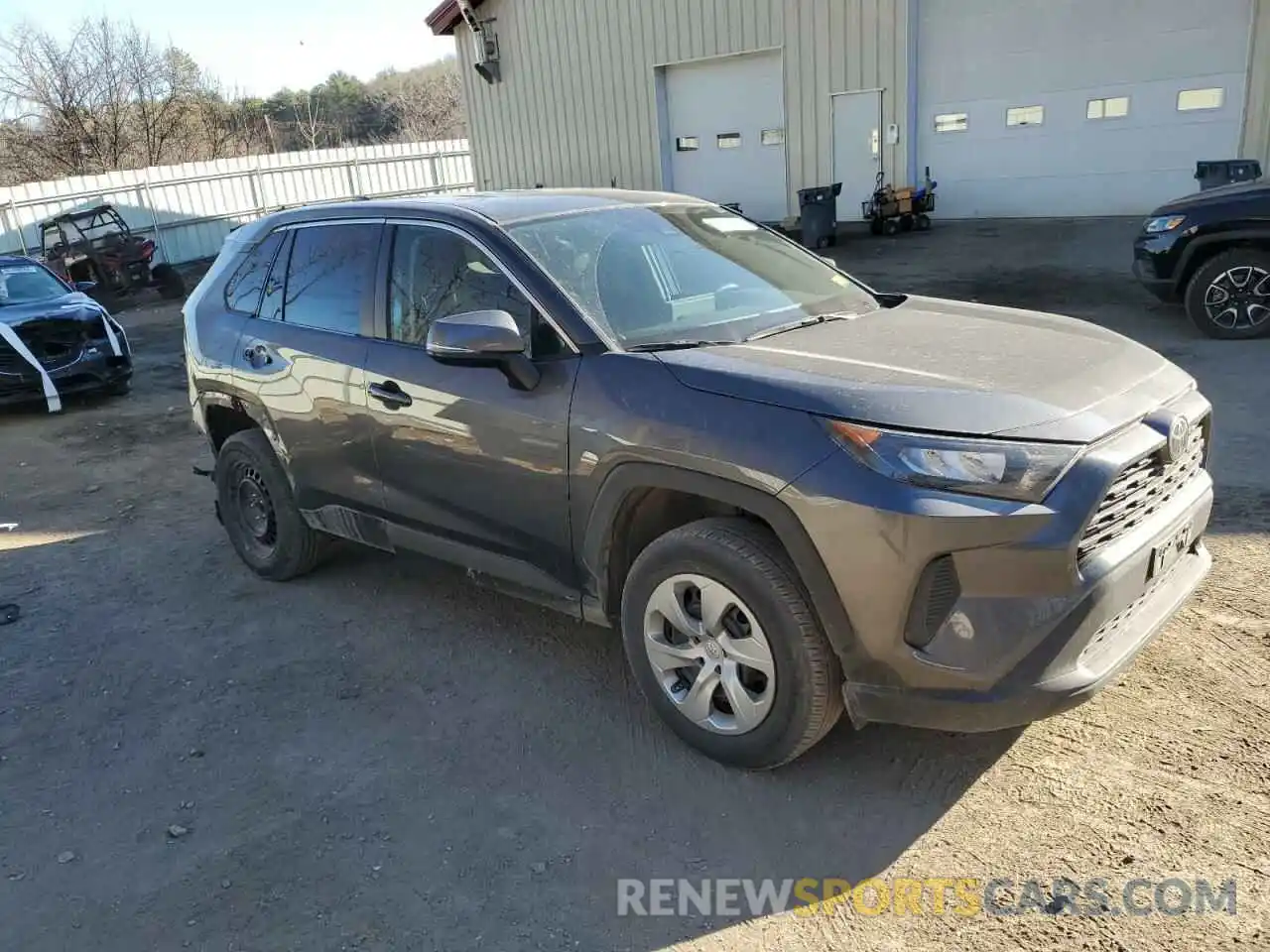 4 Photograph of a damaged car 2T3G1RFV9NC285899 TOYOTA RAV4 2022