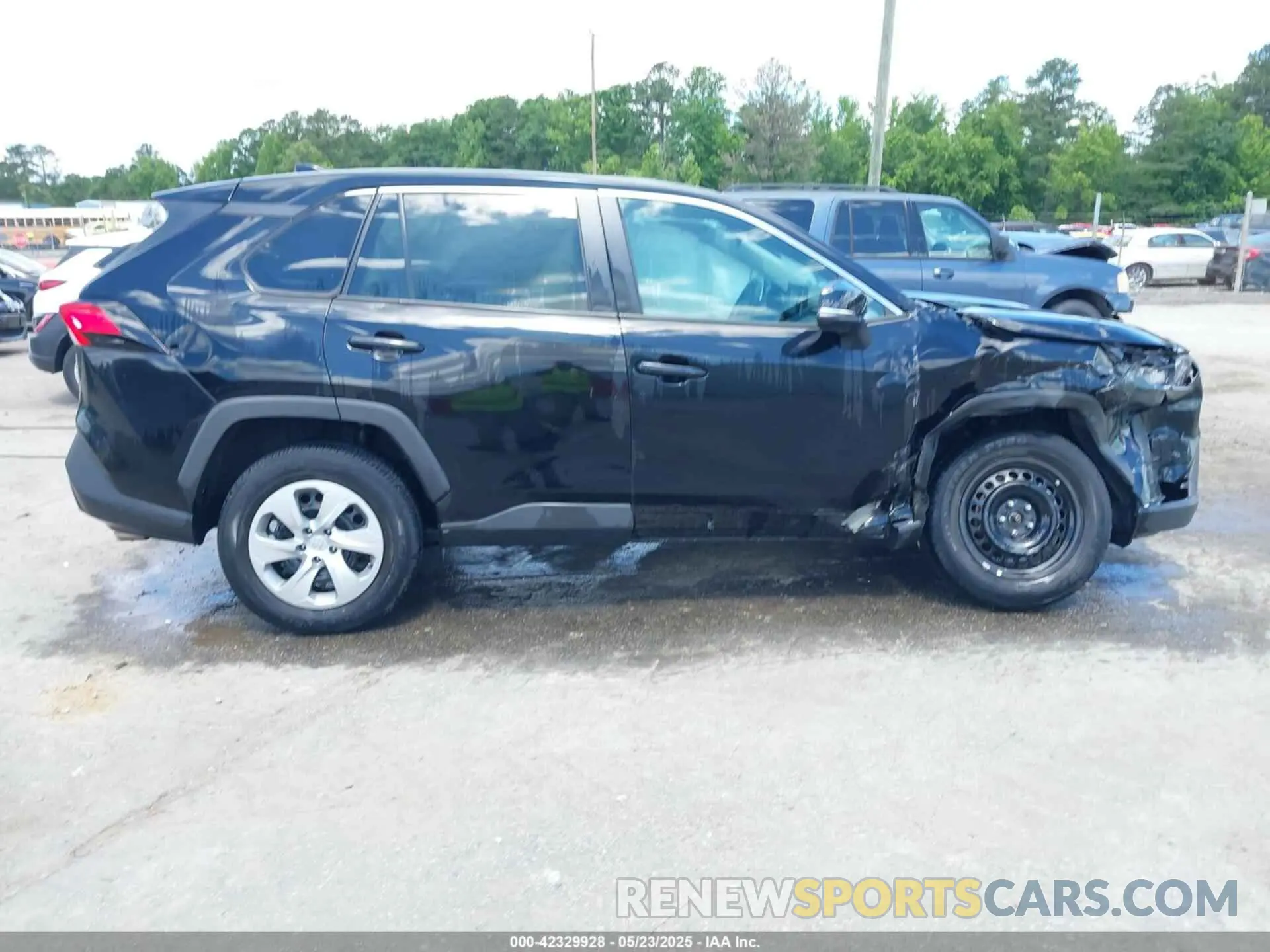 13 Photograph of a damaged car 2T3G1RFVXNC258596 TOYOTA RAV4 2022