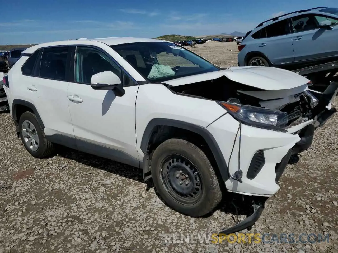 4 Photograph of a damaged car 2T3G1RFVXNC266715 TOYOTA RAV4 2022