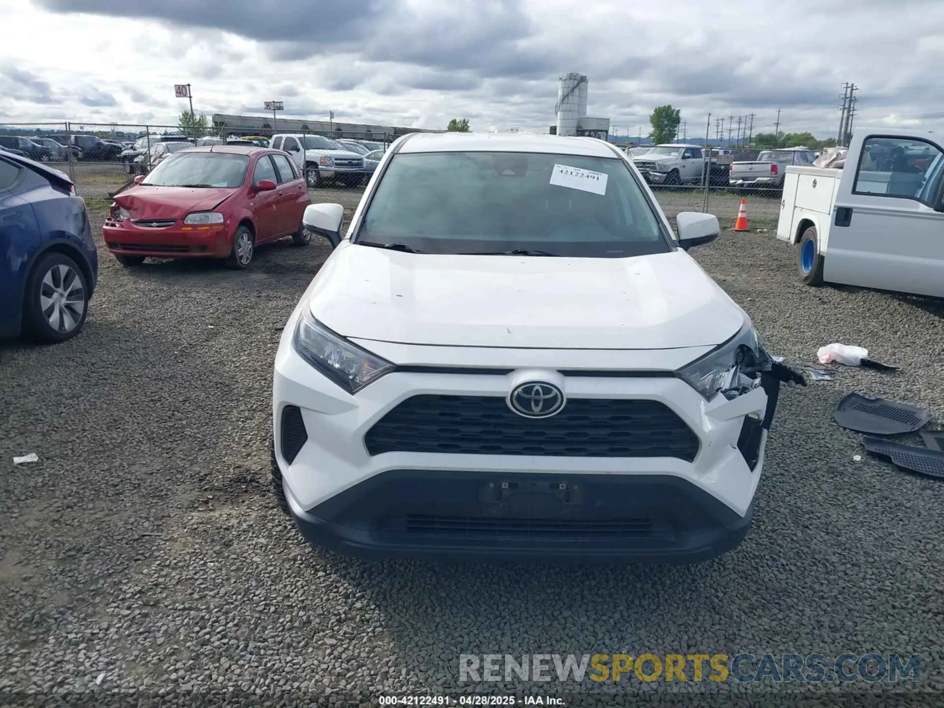 12 Photograph of a damaged car 2T3G1RFVXNC275270 TOYOTA RAV4 2022