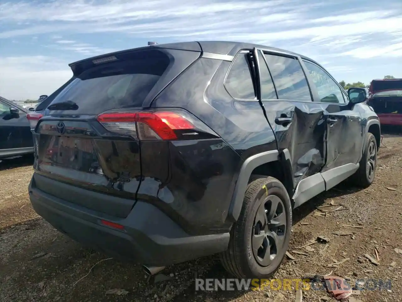 4 Photograph of a damaged car 2T3G1RFVXNW275476 TOYOTA RAV4 2022