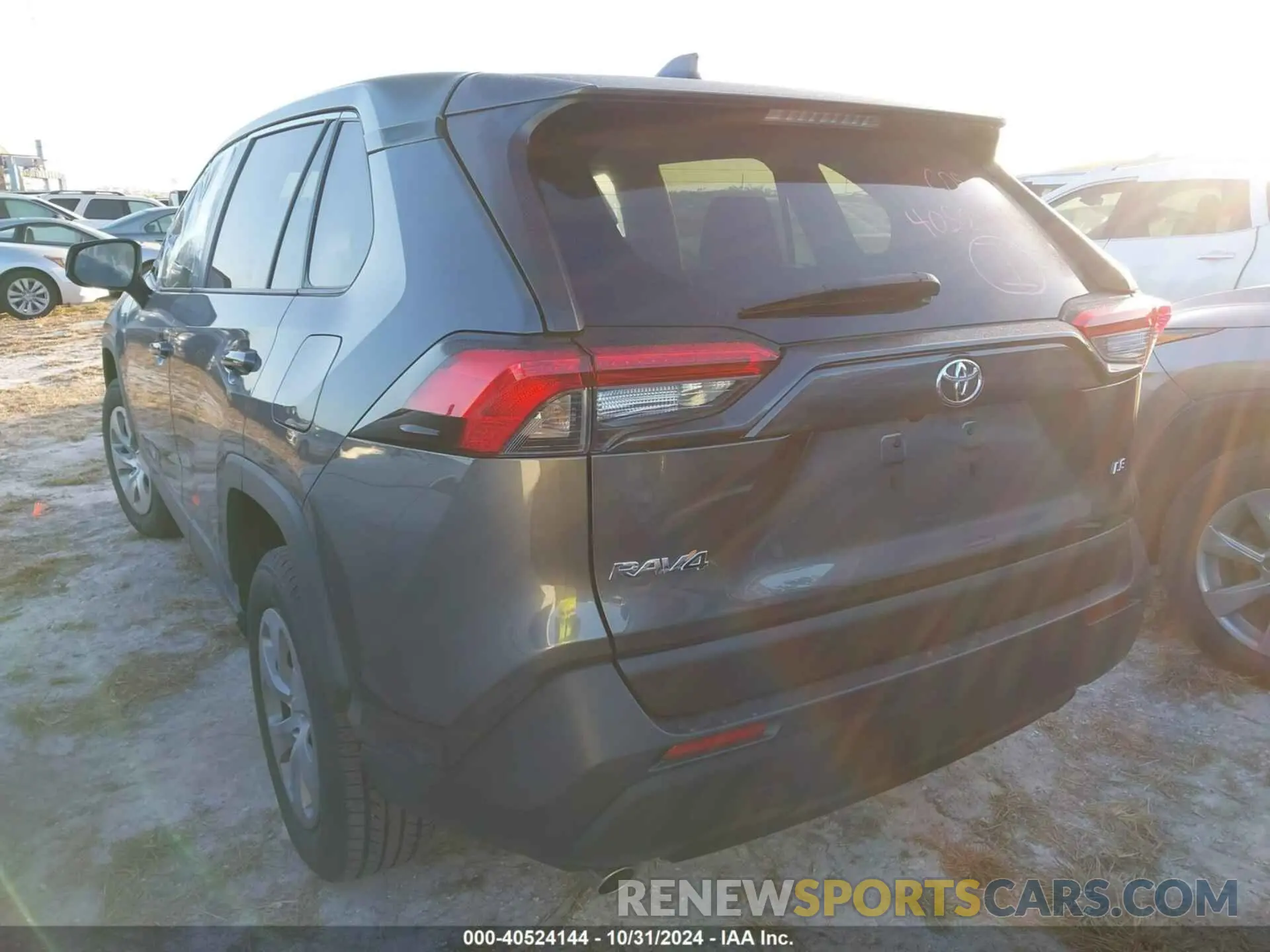 3 Photograph of a damaged car 2T3H1RFV0NC178017 TOYOTA RAV4 2022