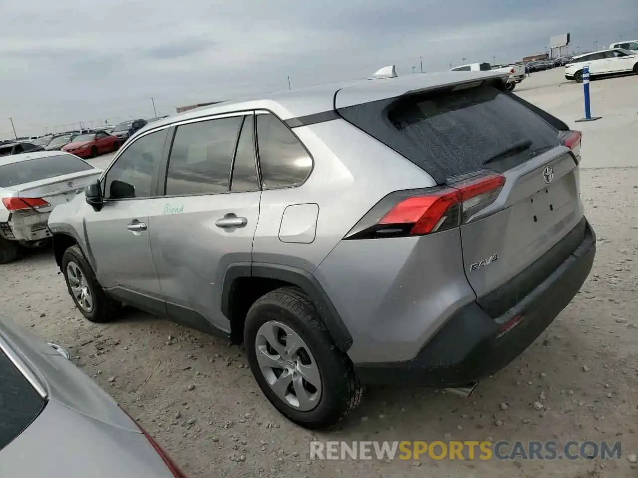 2 Photograph of a damaged car 2T3H1RFV0NC183783 TOYOTA RAV4 2022