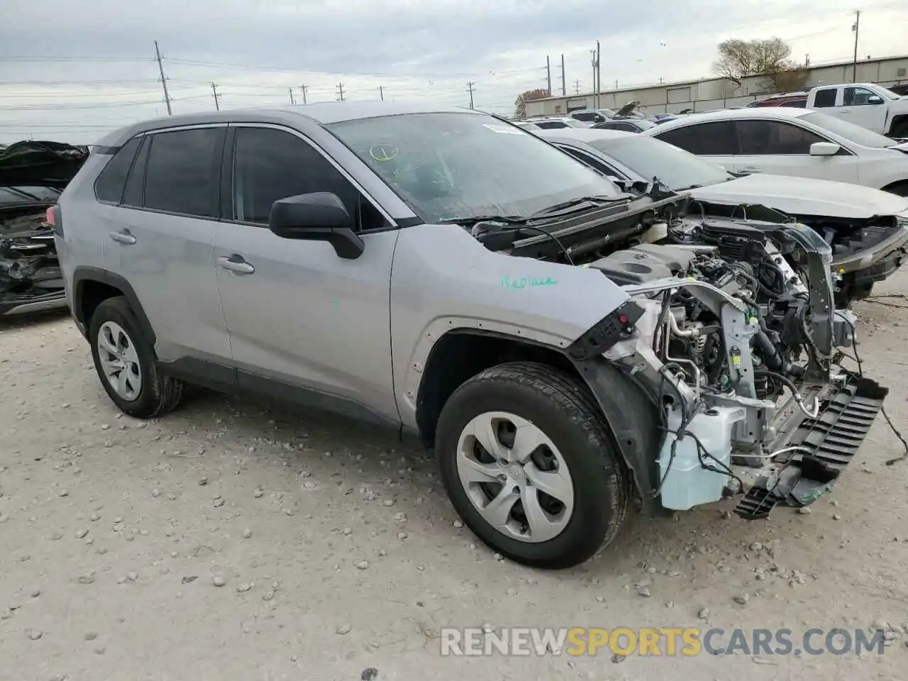 4 Photograph of a damaged car 2T3H1RFV0NC183783 TOYOTA RAV4 2022