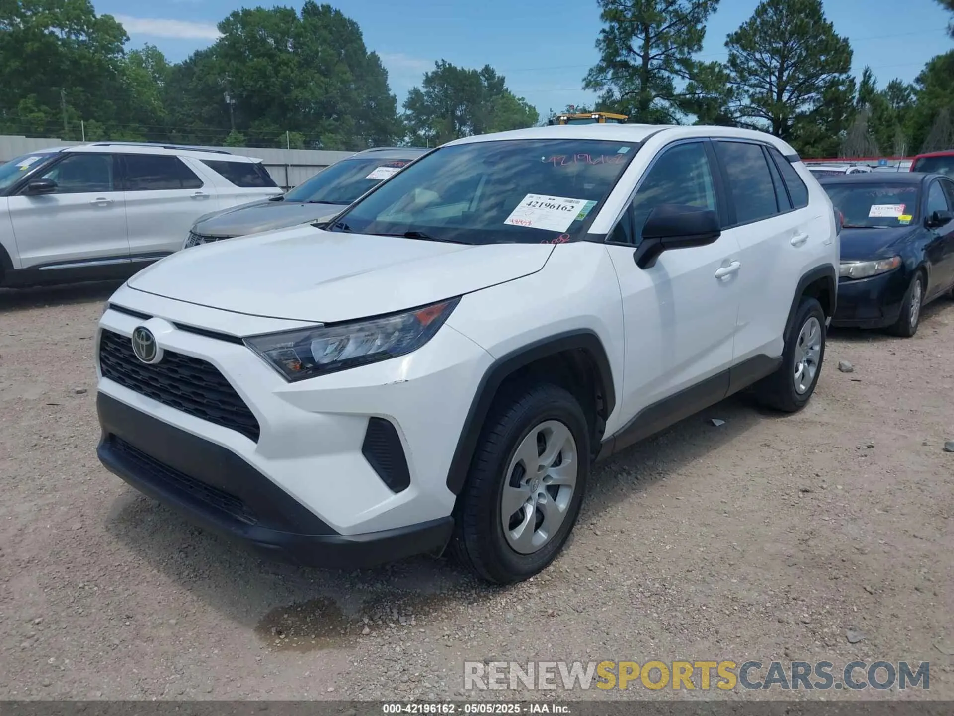 2 Photograph of a damaged car 2T3H1RFV0NC197070 TOYOTA RAV4 2022