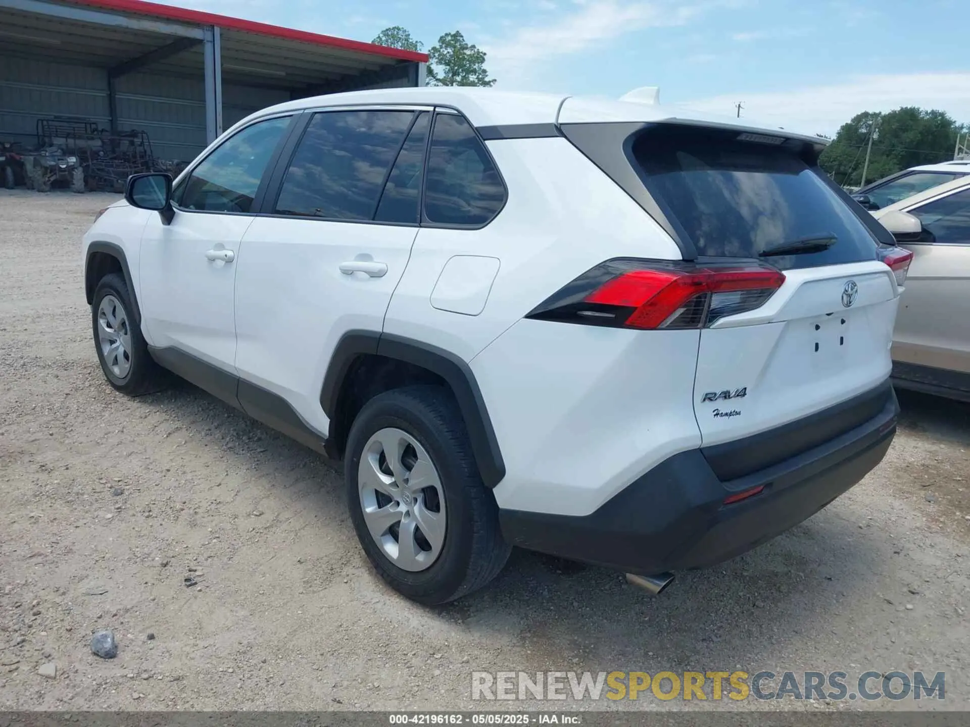 3 Photograph of a damaged car 2T3H1RFV0NC197070 TOYOTA RAV4 2022