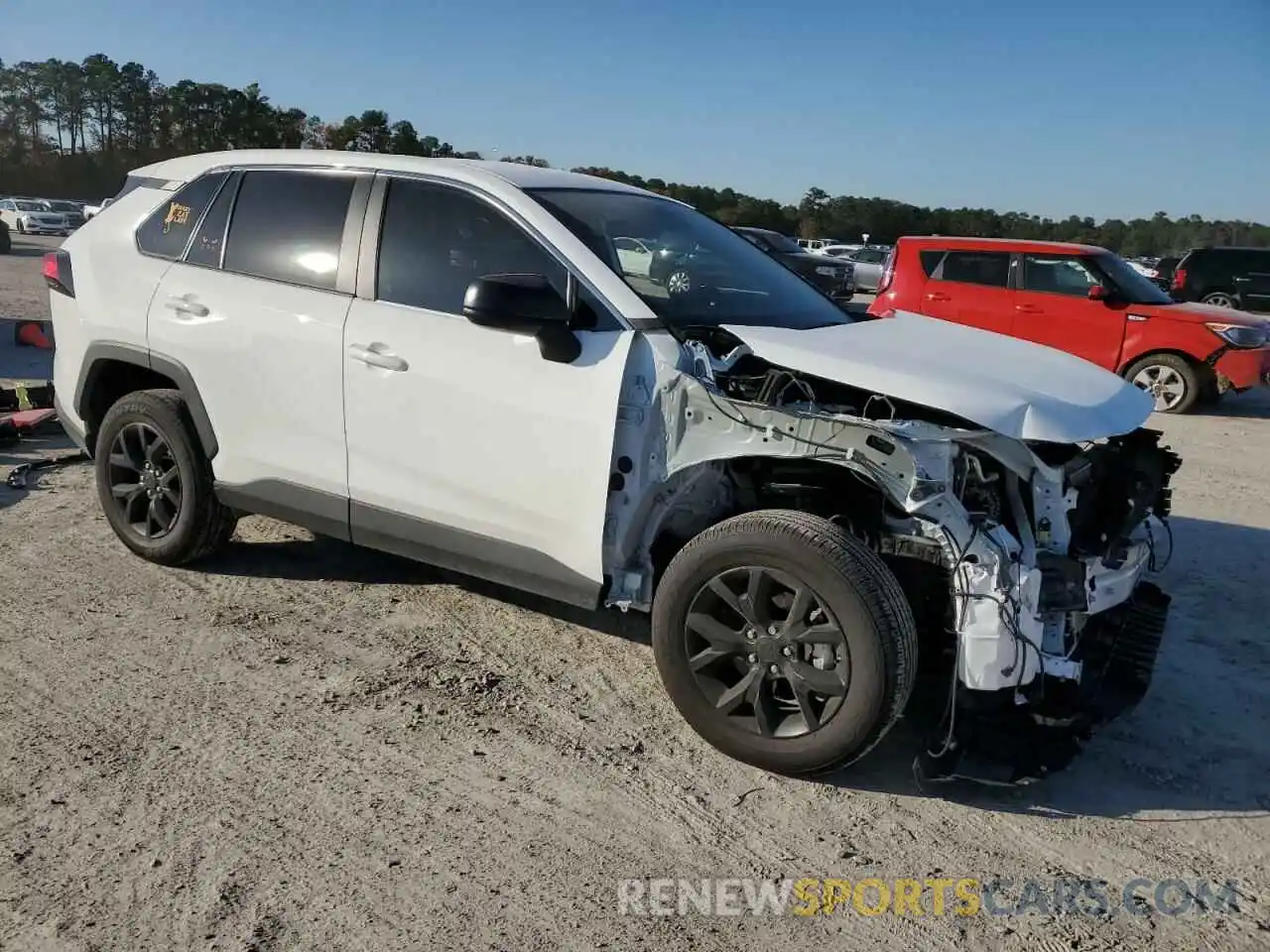 4 Photograph of a damaged car 2T3H1RFV0NC200095 TOYOTA RAV4 2022