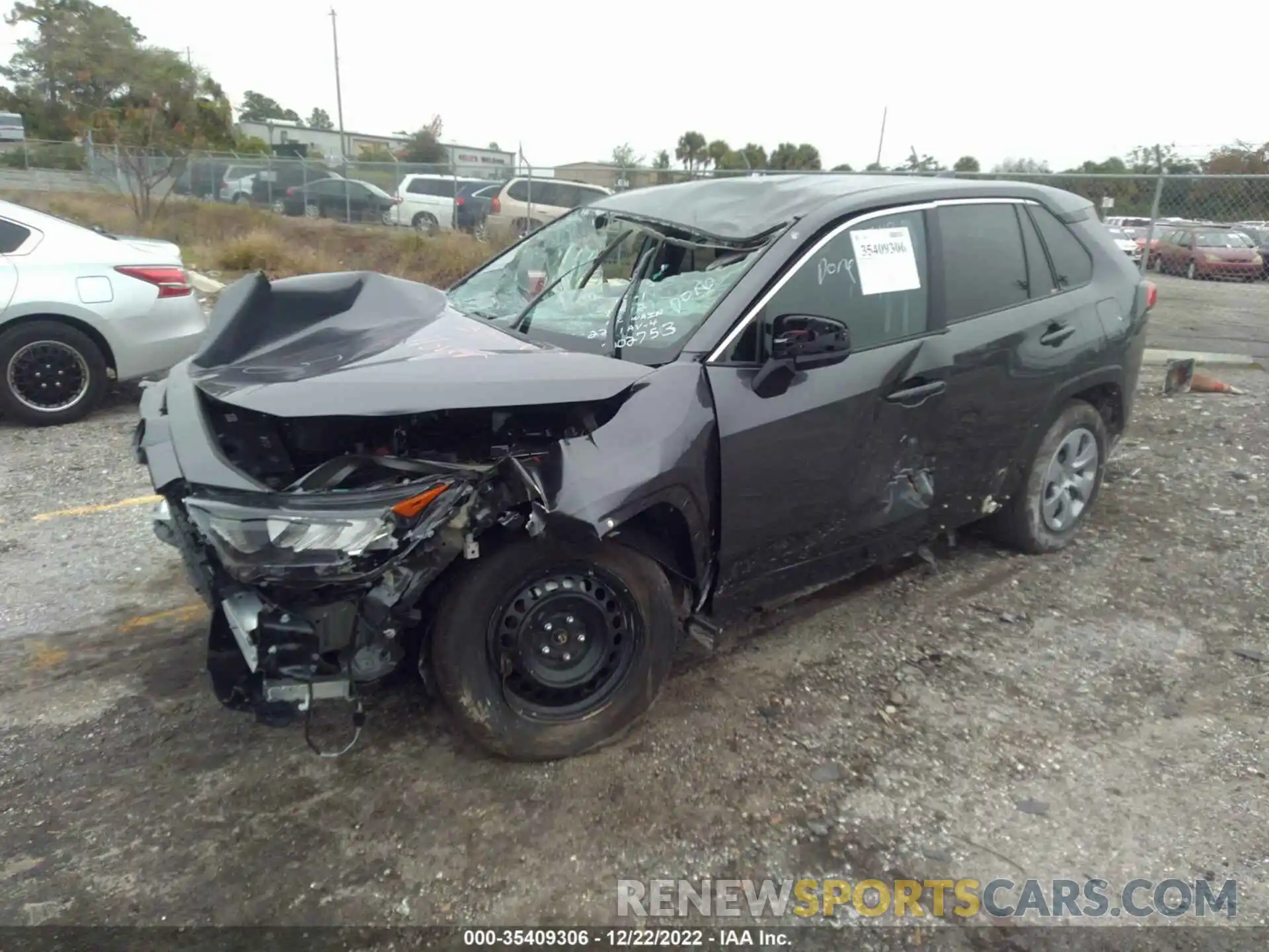 2 Photograph of a damaged car 2T3H1RFV0NC202753 TOYOTA RAV4 2022