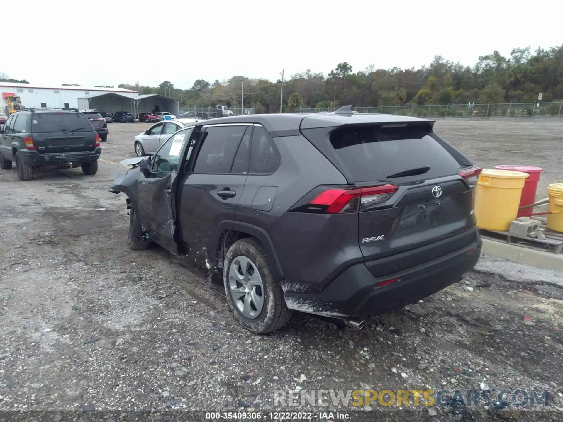 3 Photograph of a damaged car 2T3H1RFV0NC202753 TOYOTA RAV4 2022