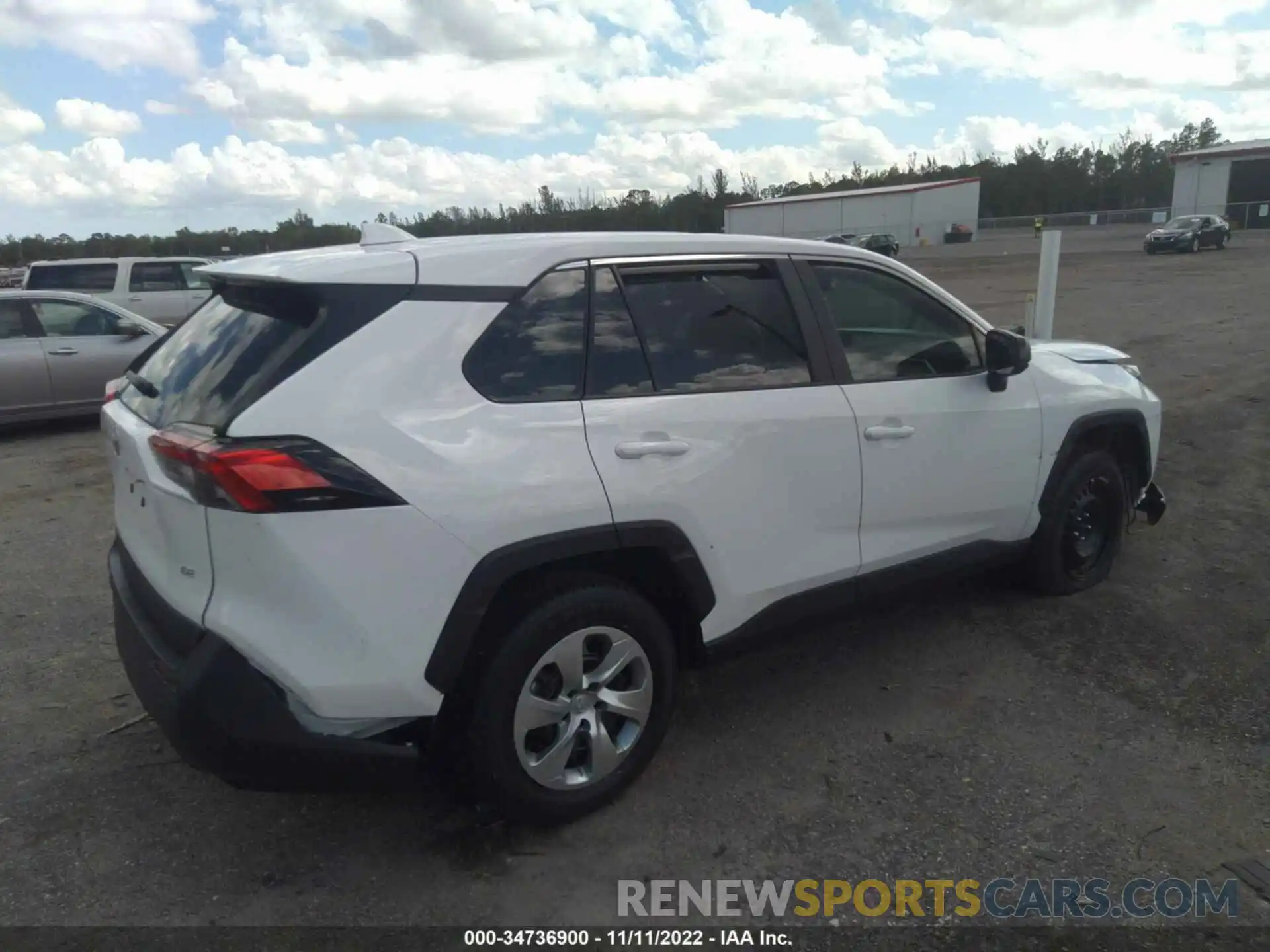 4 Photograph of a damaged car 2T3H1RFV0NC207029 TOYOTA RAV4 2022