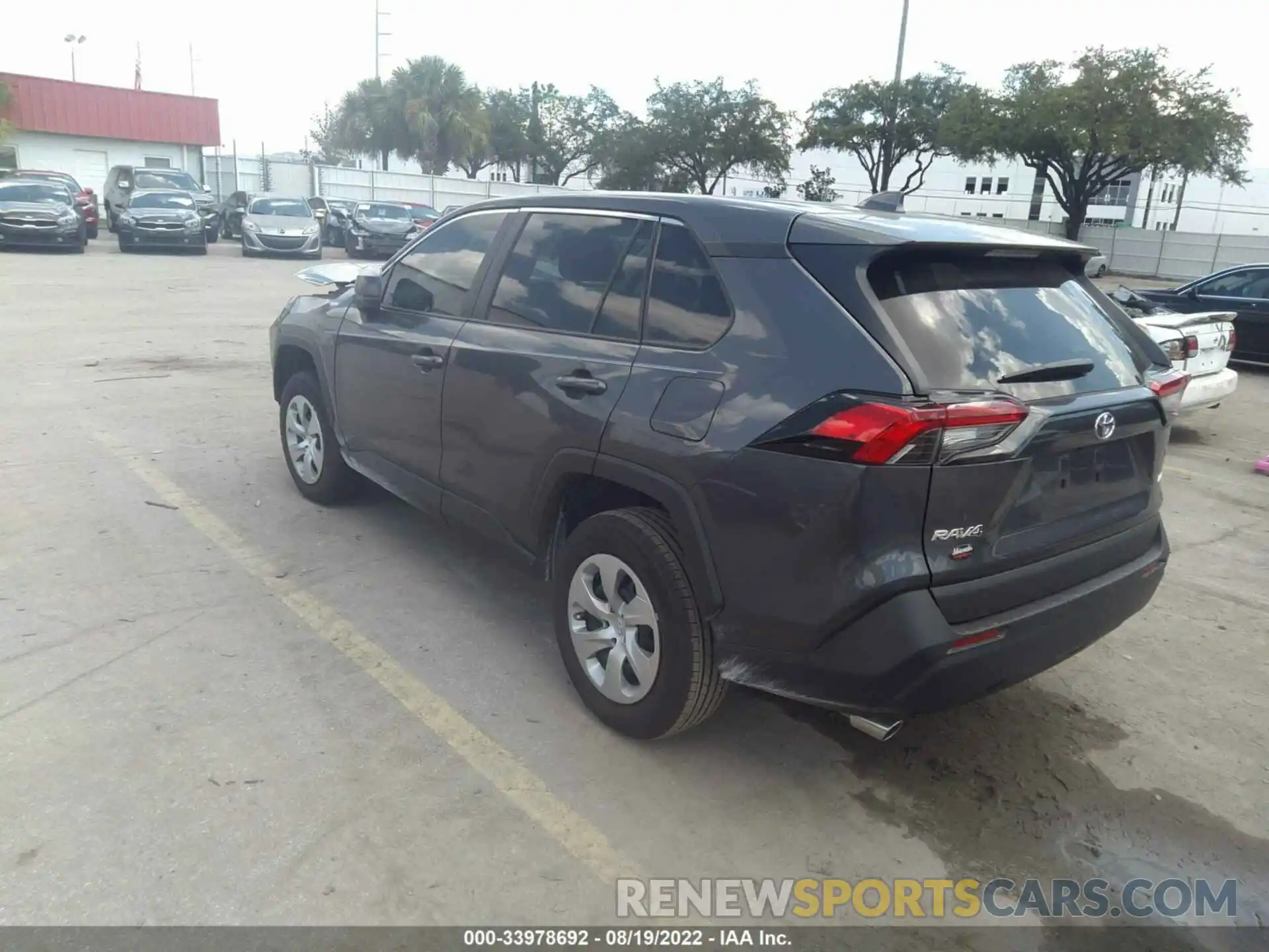 3 Photograph of a damaged car 2T3H1RFV0NW202489 TOYOTA RAV4 2022