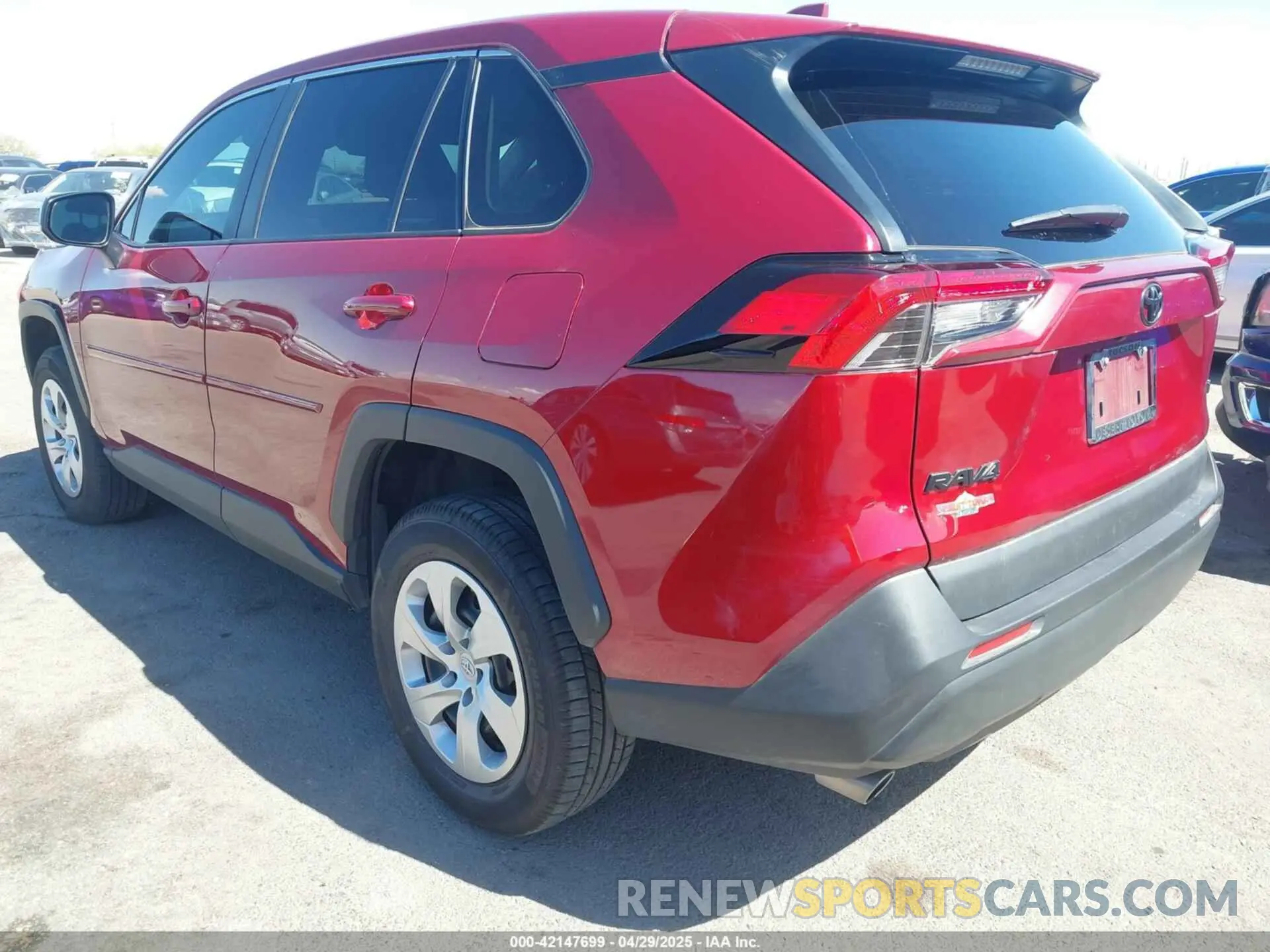 3 Photograph of a damaged car 2T3H1RFV0NW208728 TOYOTA RAV4 2022