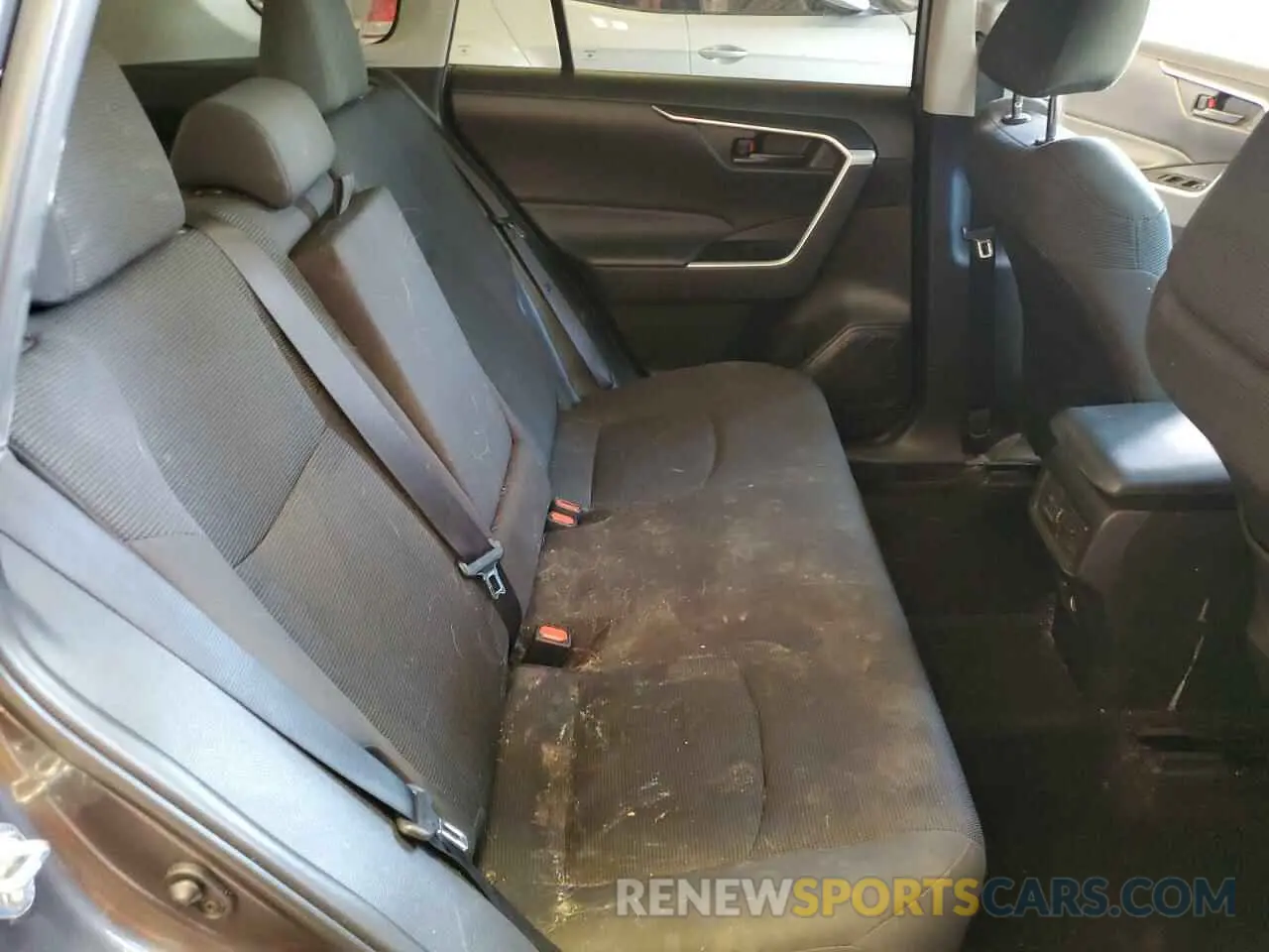 11 Photograph of a damaged car 2T3H1RFV0NW212259 TOYOTA RAV4 2022