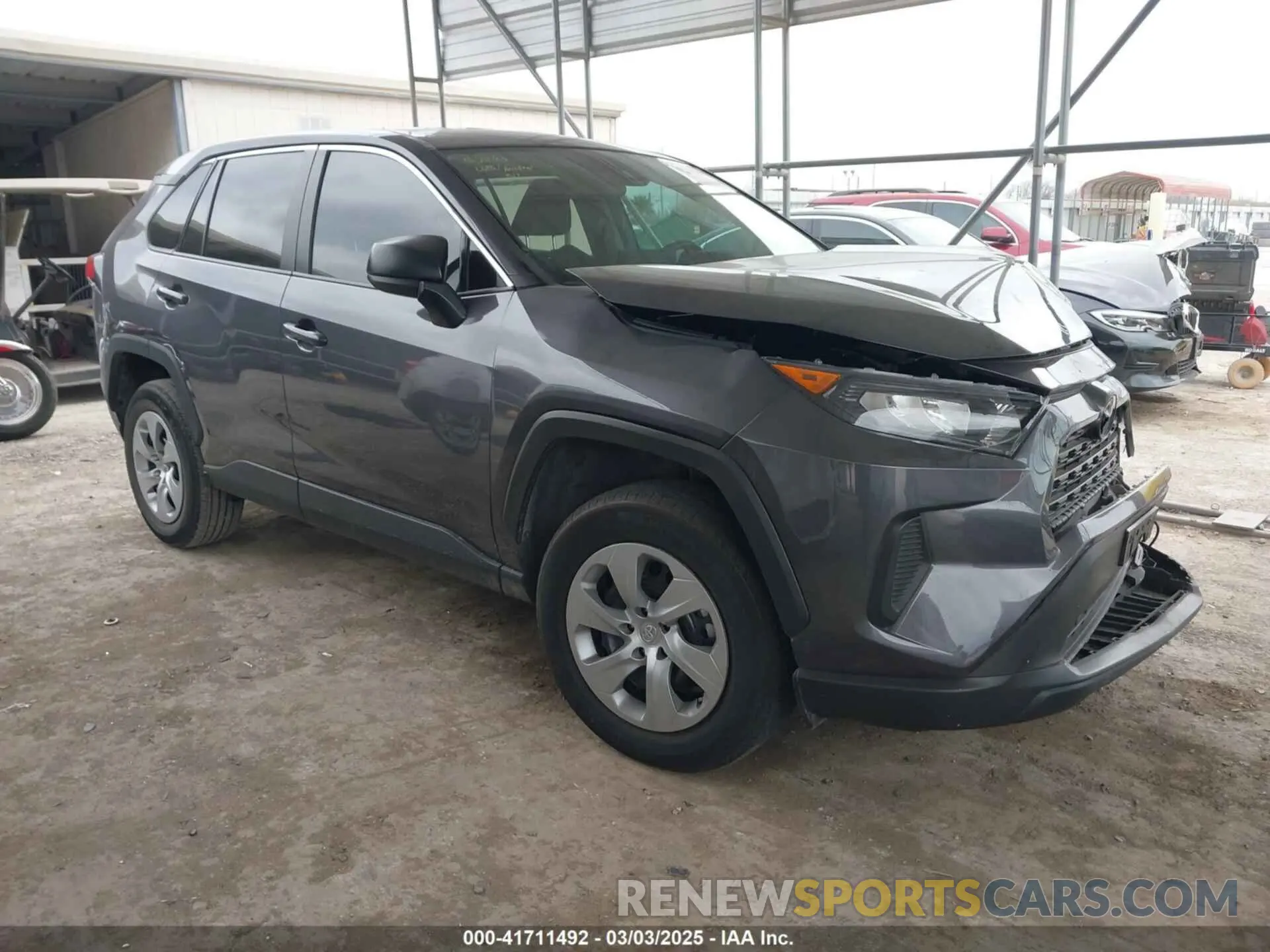 1 Photograph of a damaged car 2T3H1RFV0NW212570 TOYOTA RAV4 2022
