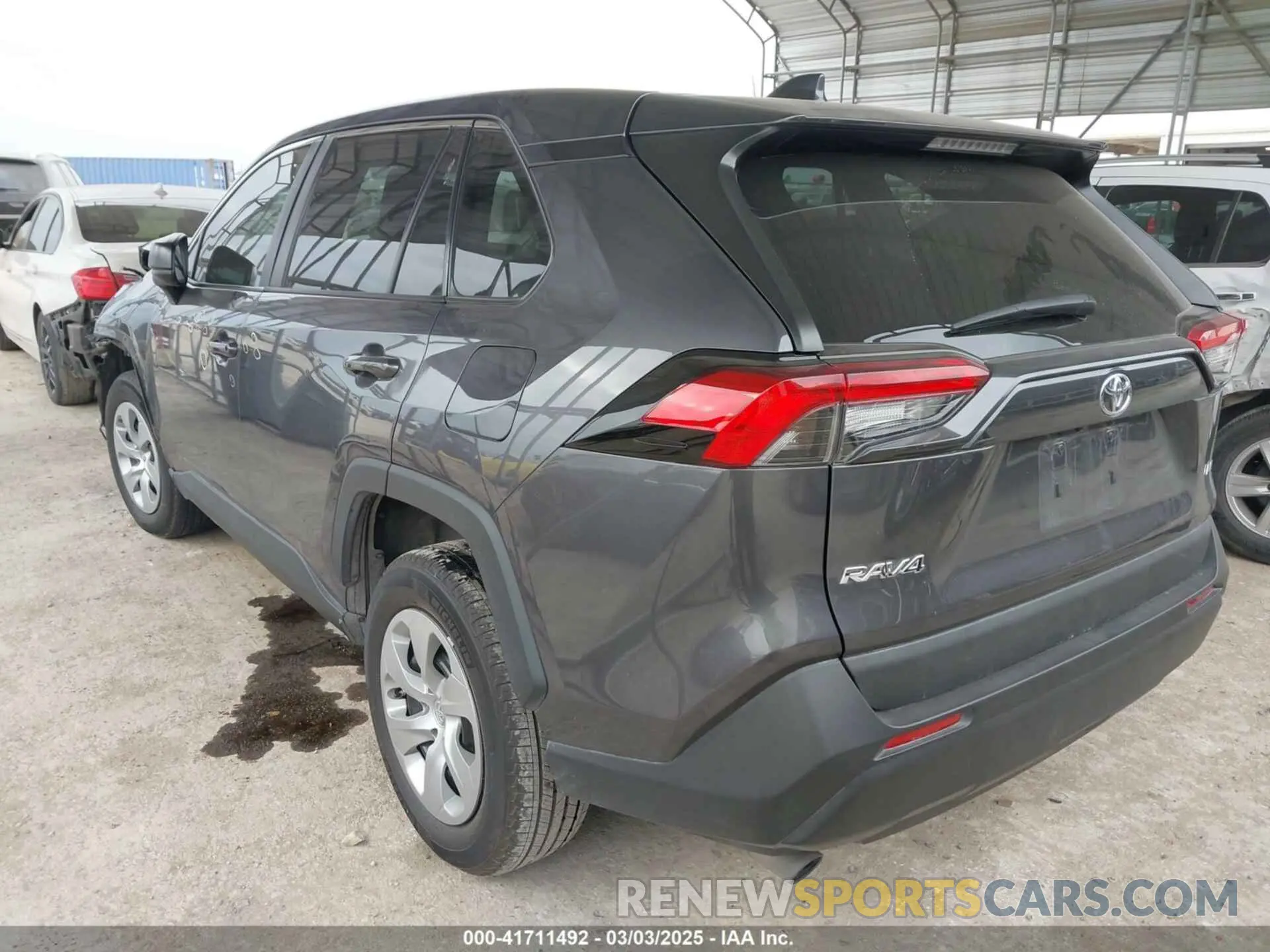 3 Photograph of a damaged car 2T3H1RFV0NW212570 TOYOTA RAV4 2022