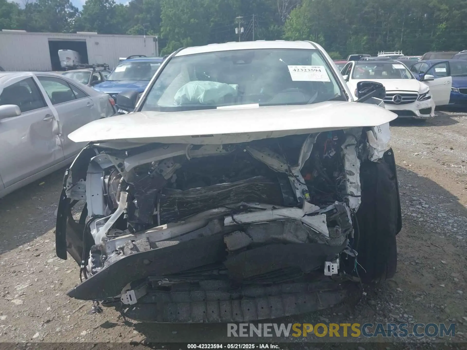 11 Photograph of a damaged car 2T3H1RFV1NC182285 TOYOTA RAV4 2022