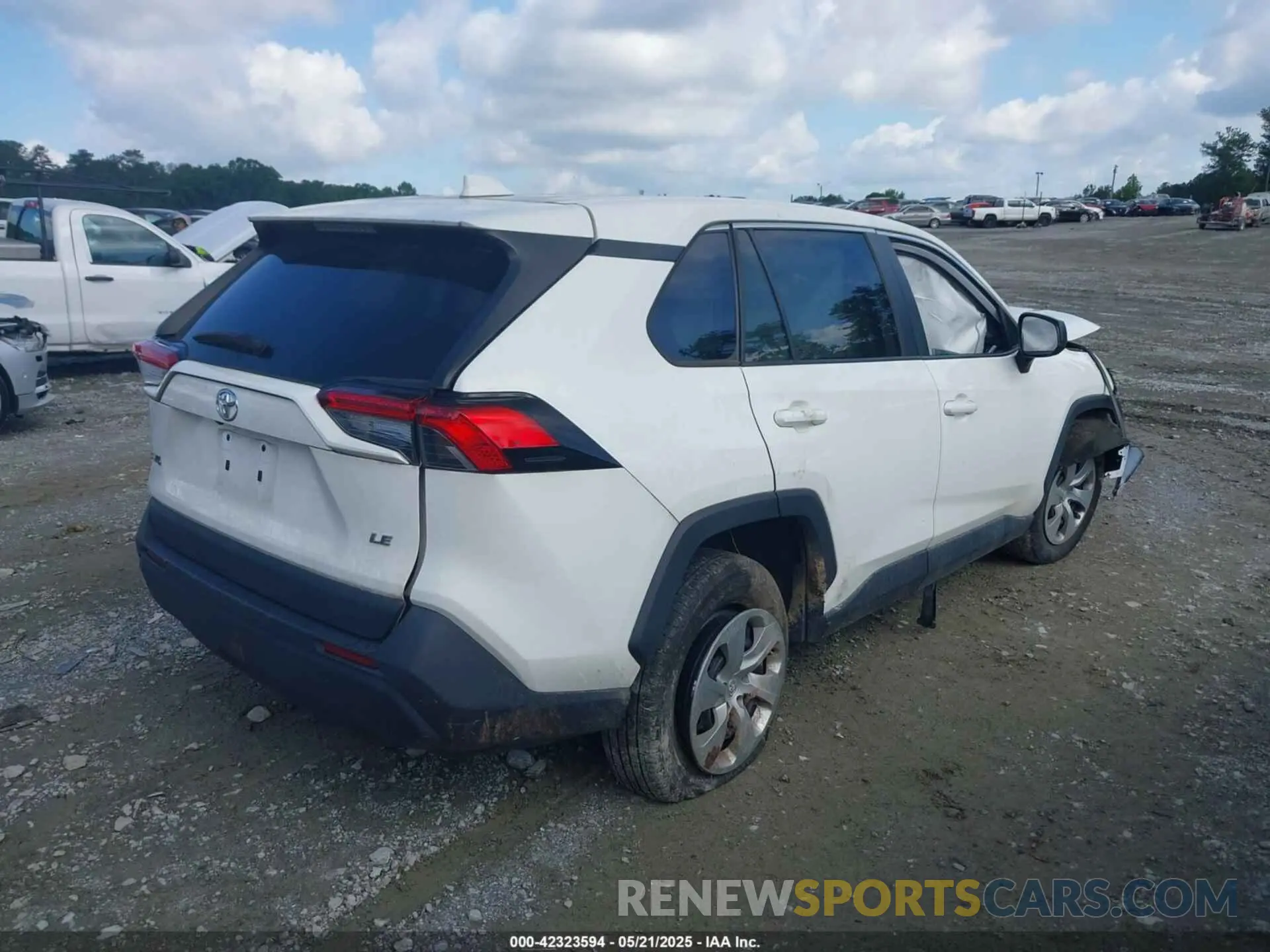 4 Photograph of a damaged car 2T3H1RFV1NC182285 TOYOTA RAV4 2022