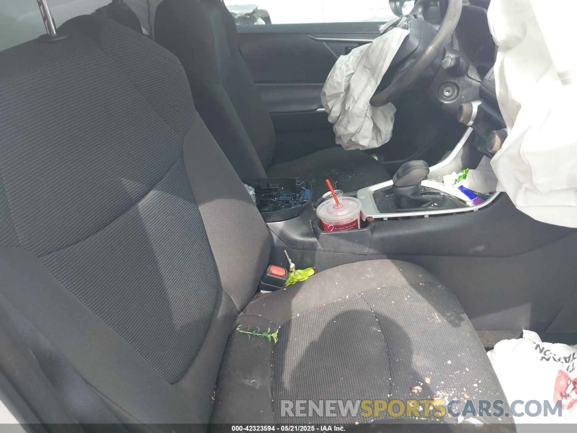 5 Photograph of a damaged car 2T3H1RFV1NC182285 TOYOTA RAV4 2022