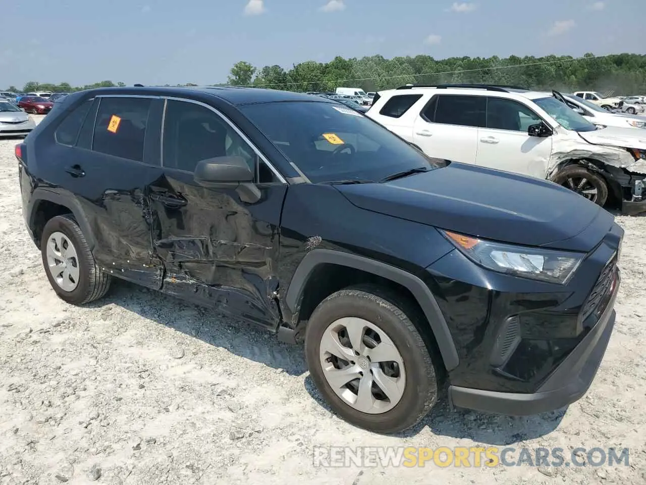 4 Photograph of a damaged car 2T3H1RFV1NC211672 TOYOTA RAV4 2022