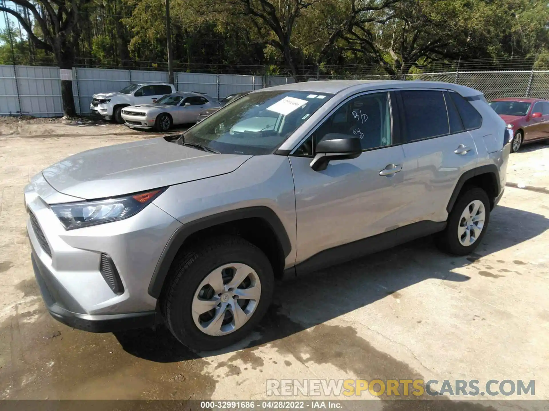 2 Photograph of a damaged car 2T3H1RFV1NW189462 TOYOTA RAV4 2022