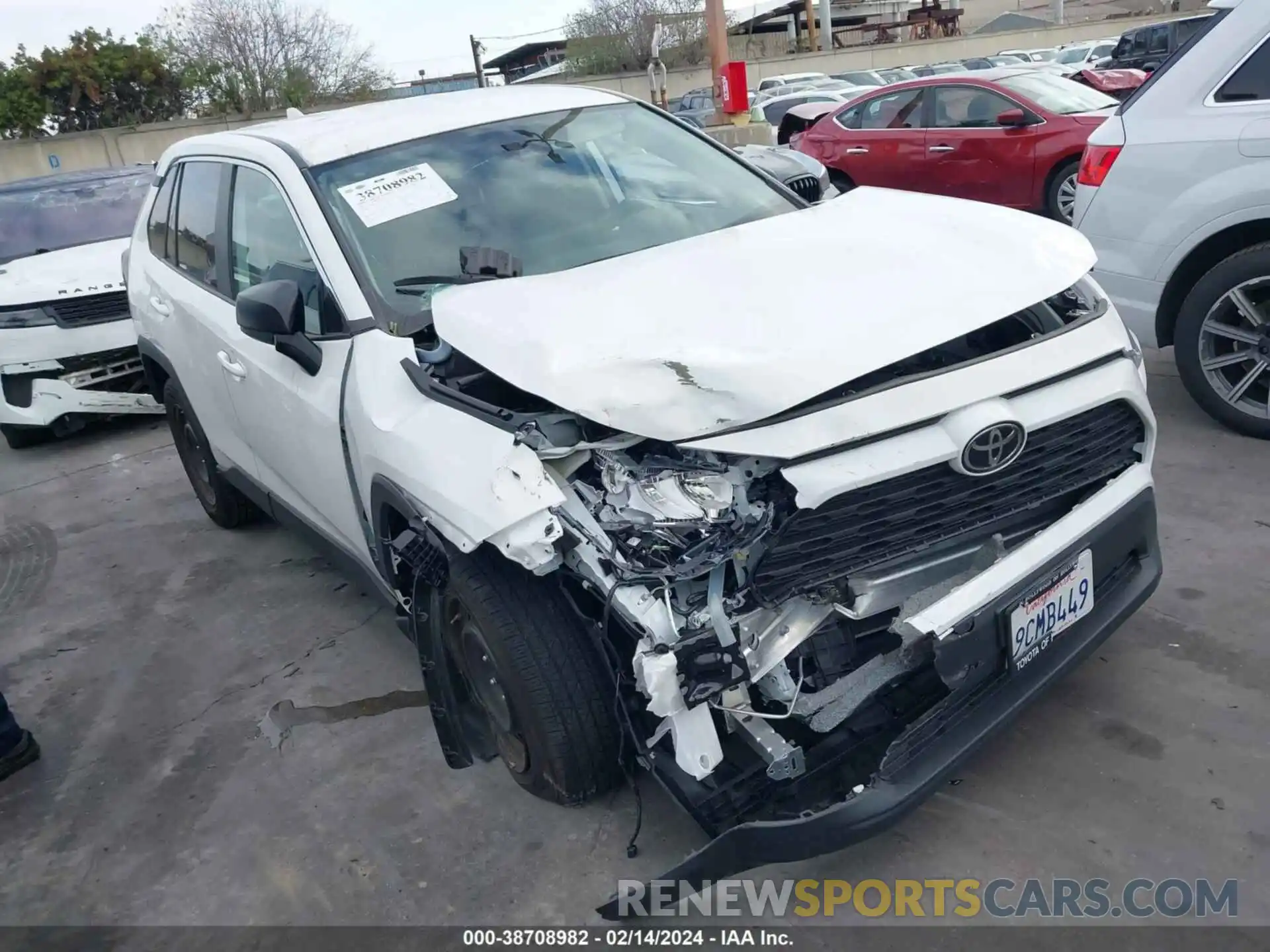 1 Photograph of a damaged car 2T3H1RFV1NW215929 TOYOTA RAV4 2022