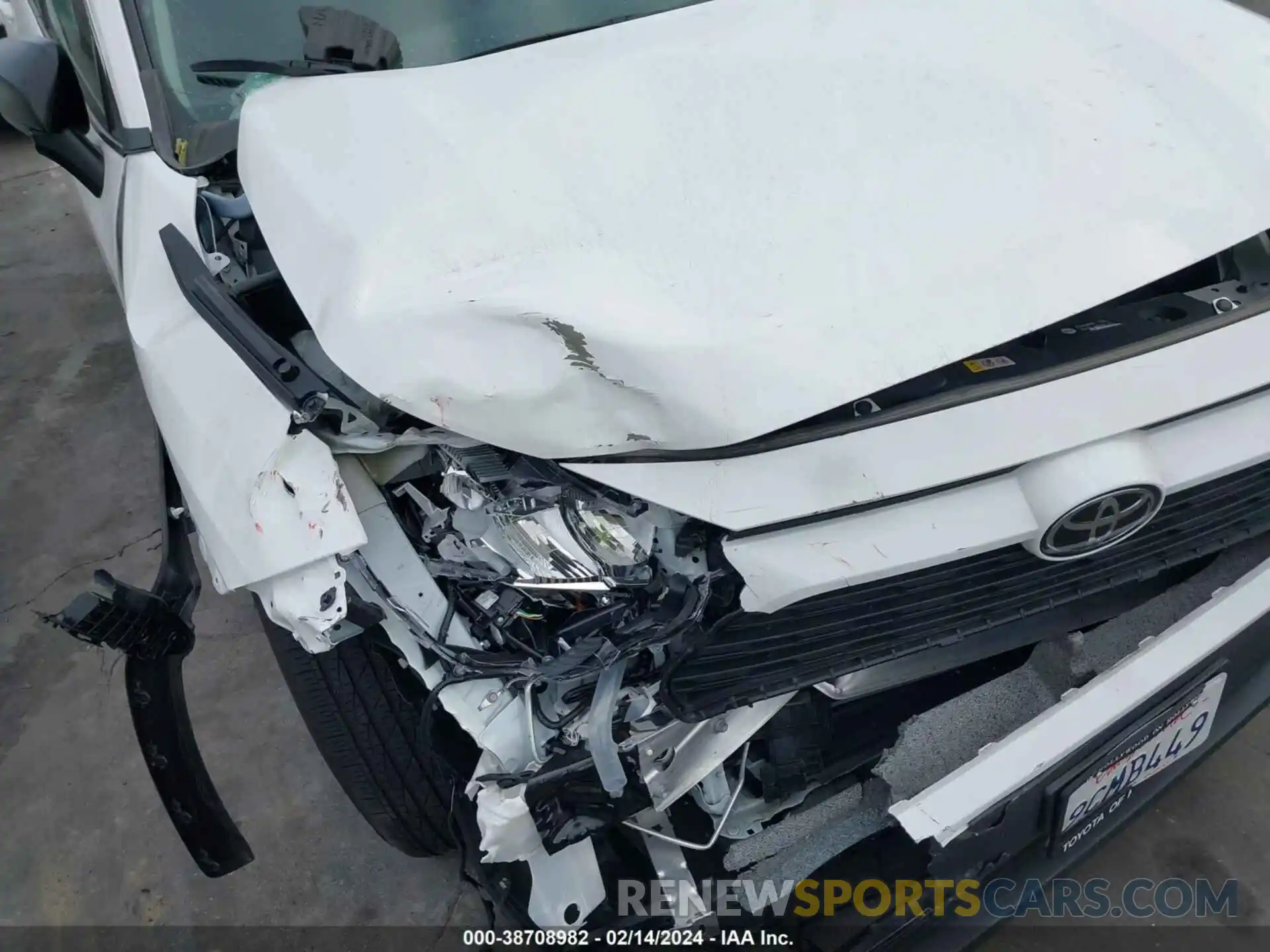 6 Photograph of a damaged car 2T3H1RFV1NW215929 TOYOTA RAV4 2022