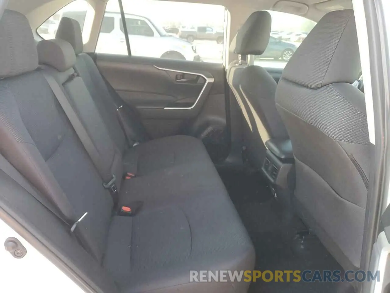 11 Photograph of a damaged car 2T3H1RFV1NW218359 TOYOTA RAV4 2022