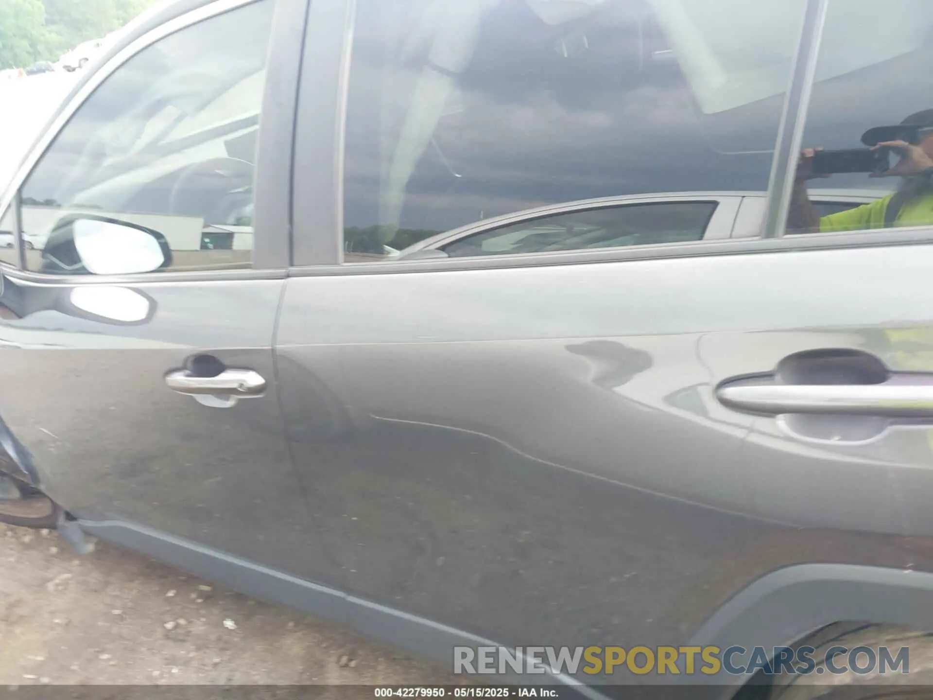15 Photograph of a damaged car 2T3H1RFV1NW233167 TOYOTA RAV4 2022
