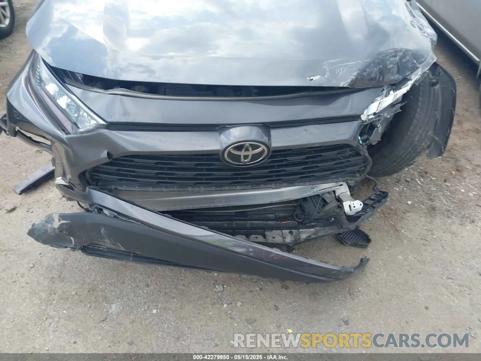 6 Photograph of a damaged car 2T3H1RFV1NW233167 TOYOTA RAV4 2022
