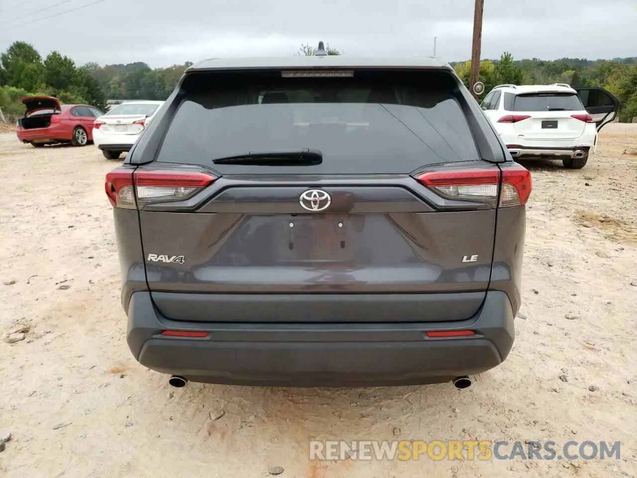 6 Photograph of a damaged car 2T3H1RFV2NC192906 TOYOTA RAV4 2022