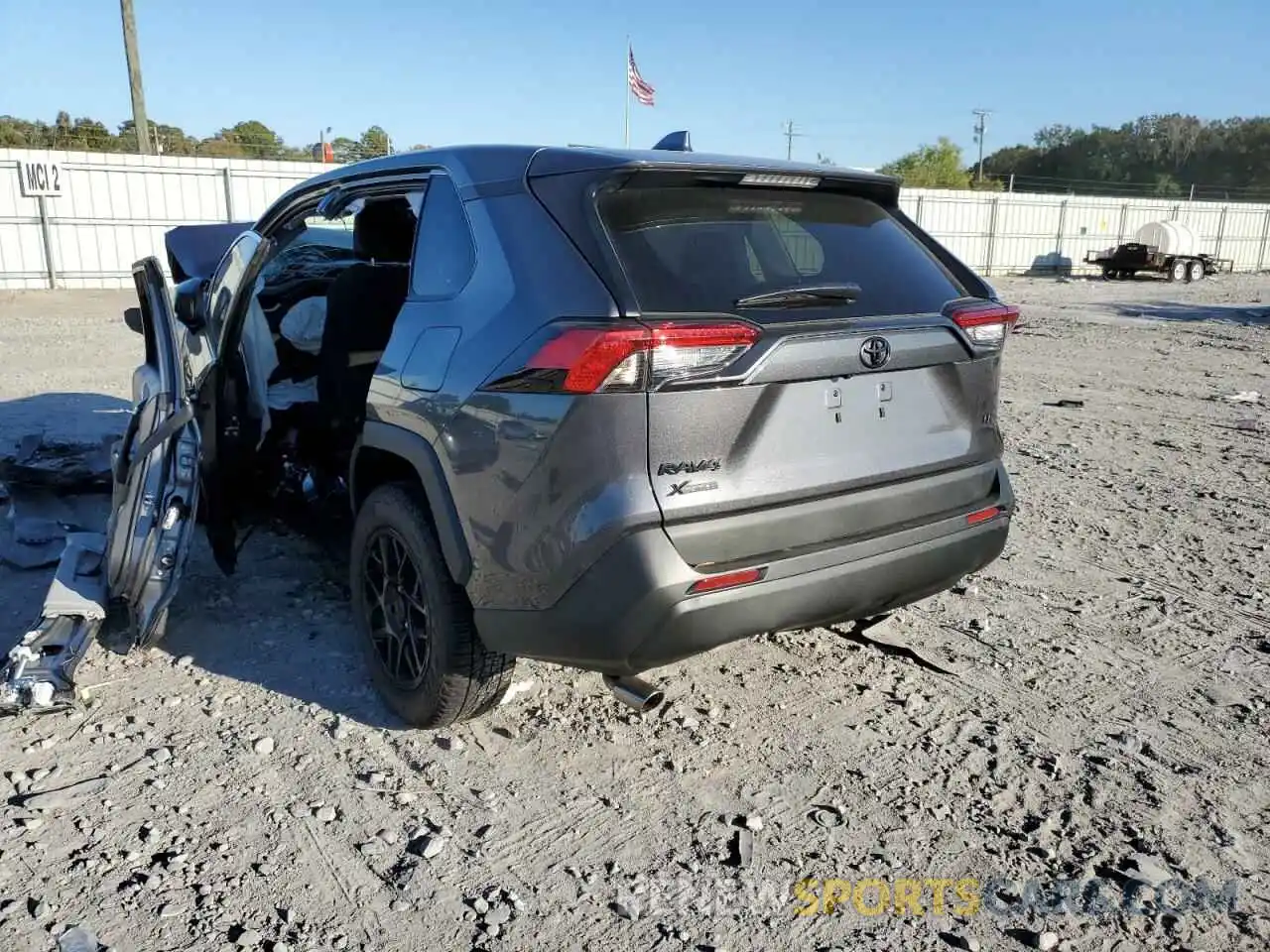 3 Photograph of a damaged car 2T3H1RFV2NC197801 TOYOTA RAV4 2022