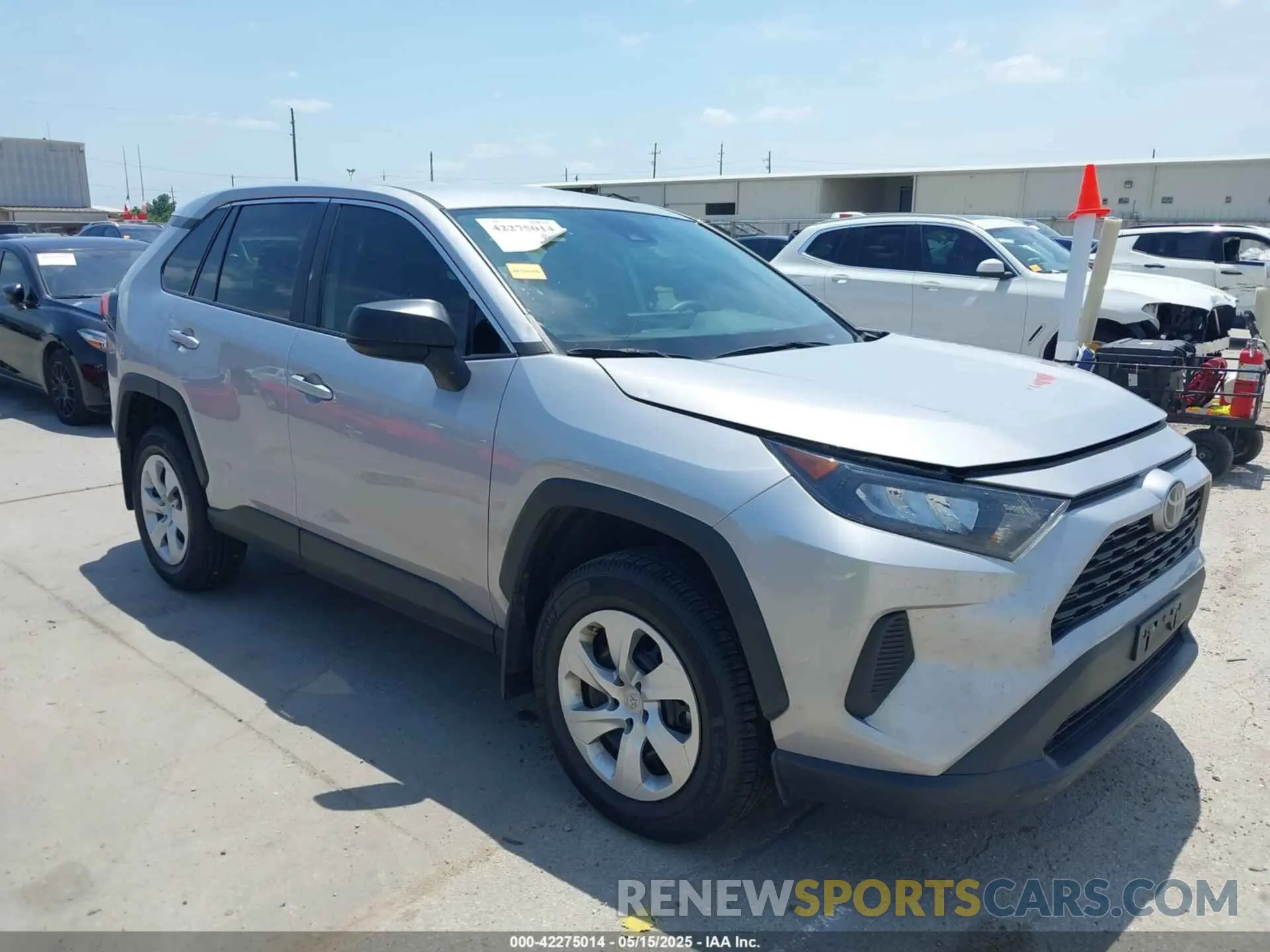 1 Photograph of a damaged car 2T3H1RFV2NC212569 TOYOTA RAV4 2022