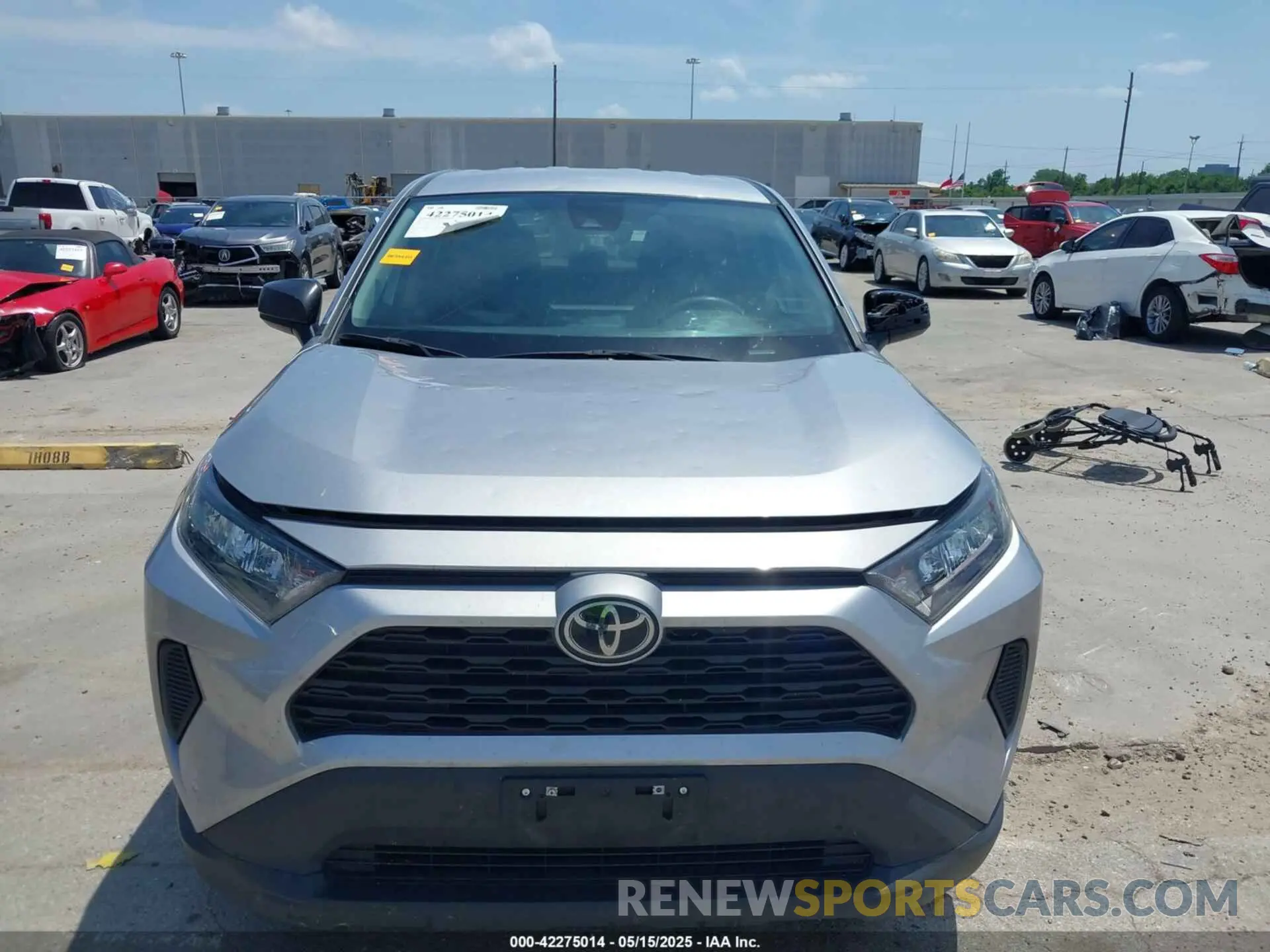 12 Photograph of a damaged car 2T3H1RFV2NC212569 TOYOTA RAV4 2022