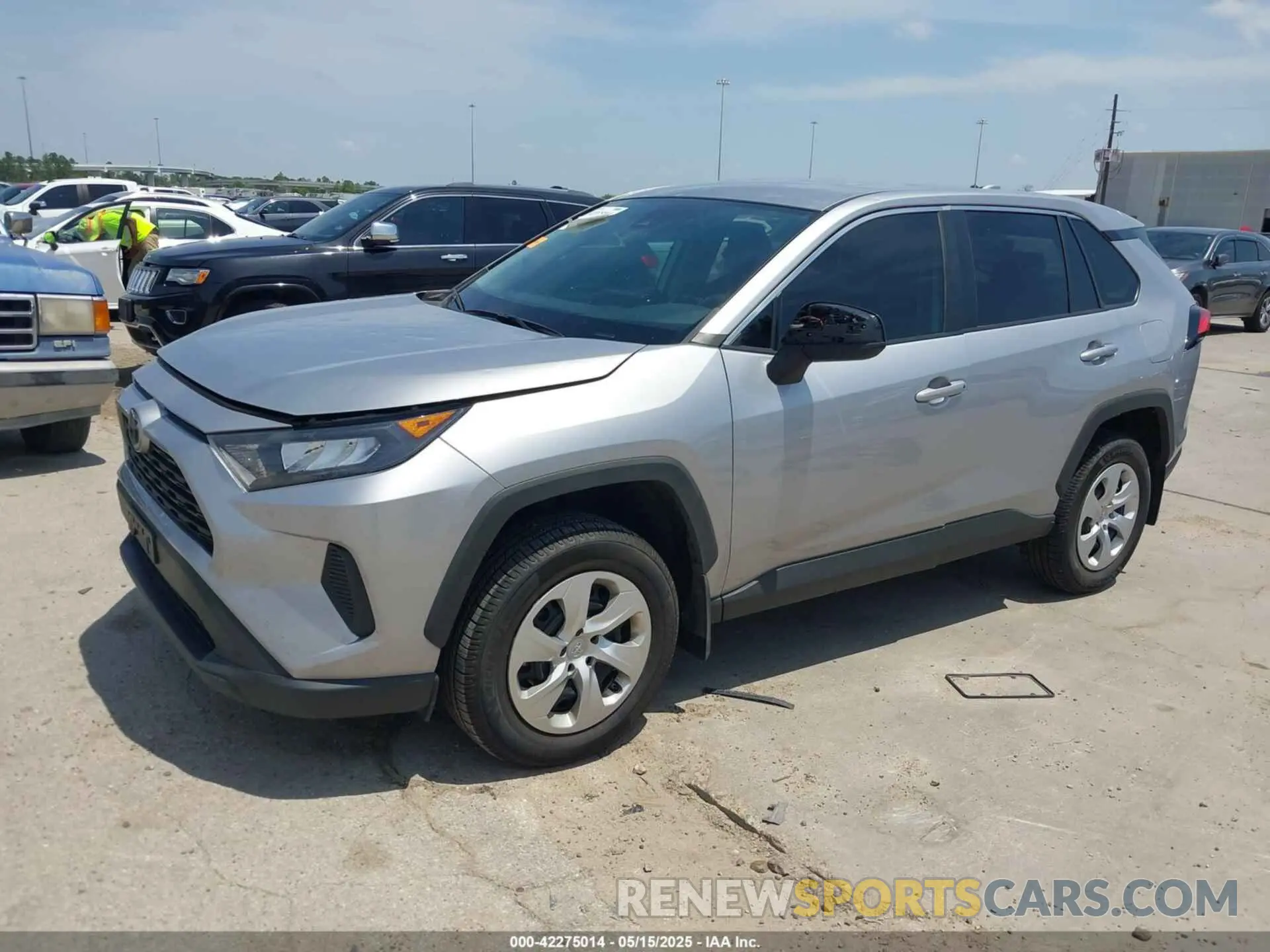 2 Photograph of a damaged car 2T3H1RFV2NC212569 TOYOTA RAV4 2022
