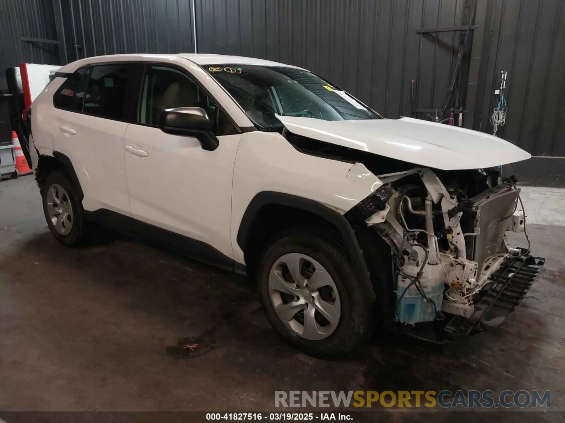1 Photograph of a damaged car 2T3H1RFV2NW189714 TOYOTA RAV4 2022