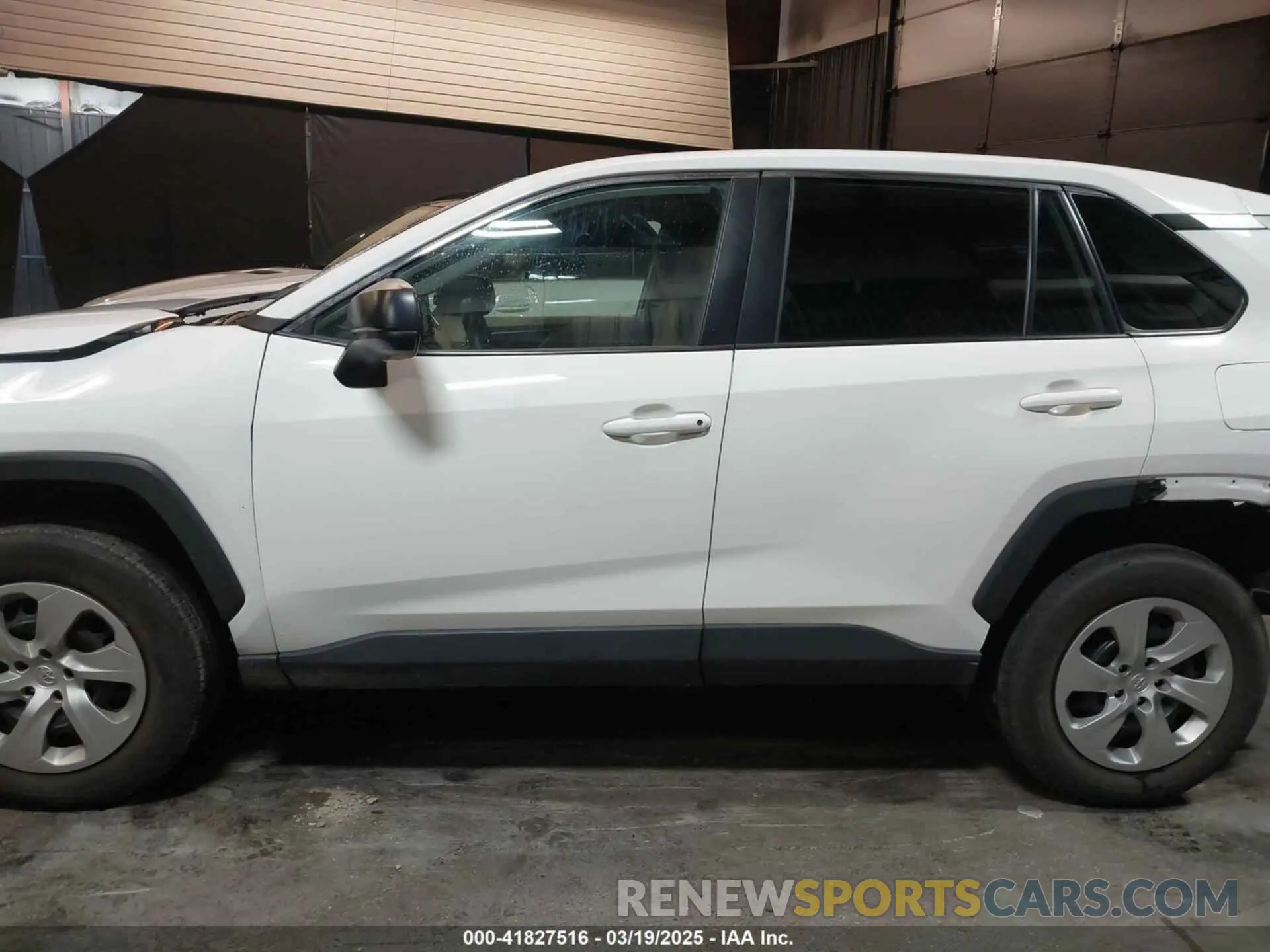 15 Photograph of a damaged car 2T3H1RFV2NW189714 TOYOTA RAV4 2022