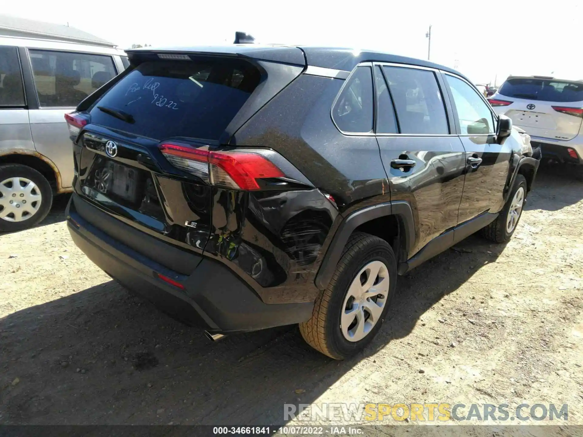 4 Photograph of a damaged car 2T3H1RFV2NW206981 TOYOTA RAV4 2022