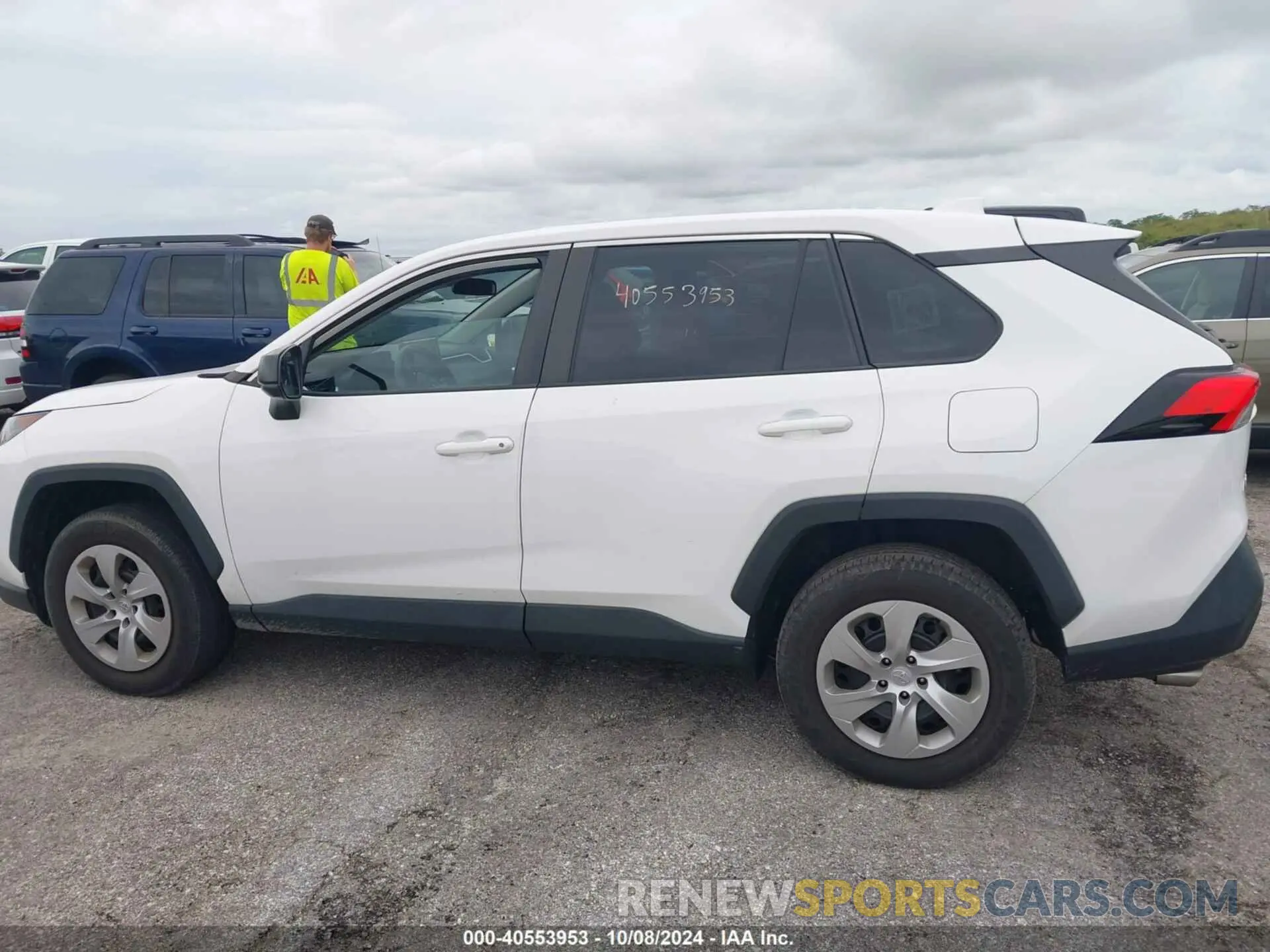 14 Photograph of a damaged car 2T3H1RFV3NC179615 TOYOTA RAV4 2022