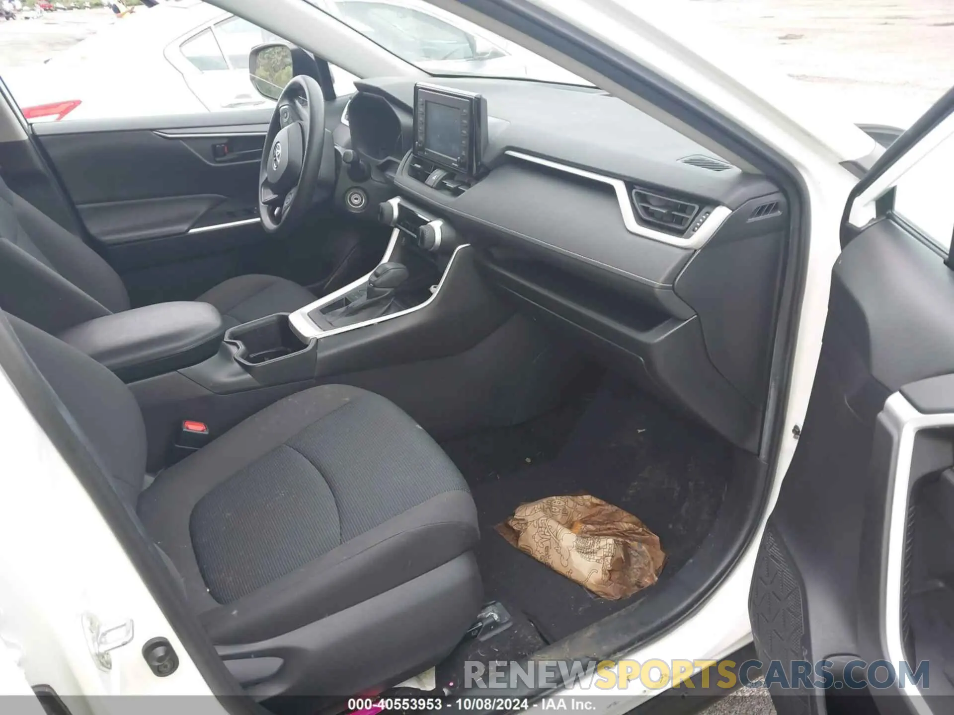 5 Photograph of a damaged car 2T3H1RFV3NC179615 TOYOTA RAV4 2022
