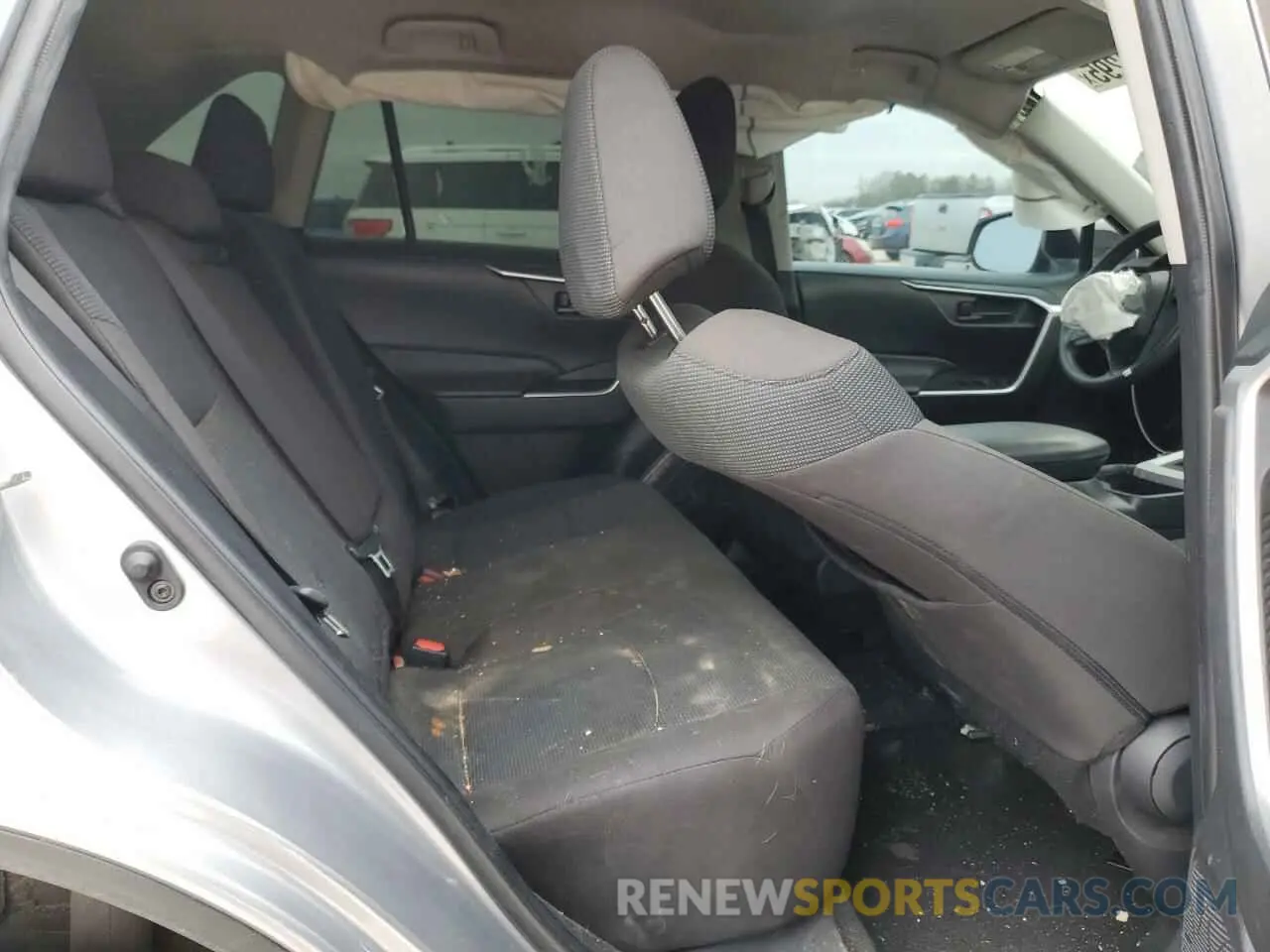 11 Photograph of a damaged car 2T3H1RFV3NC190047 TOYOTA RAV4 2022