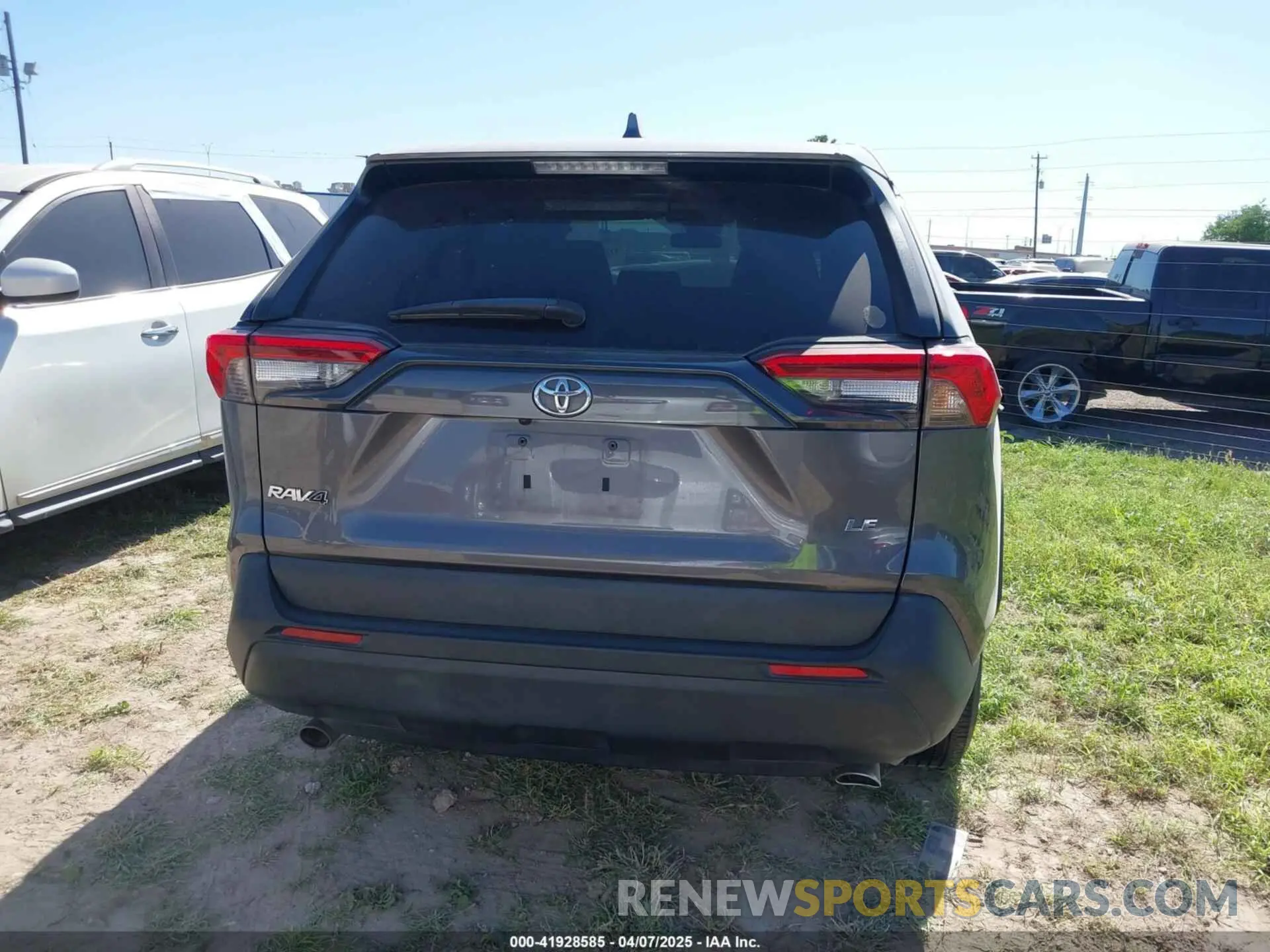 15 Photograph of a damaged car 2T3H1RFV3NC201287 TOYOTA RAV4 2022