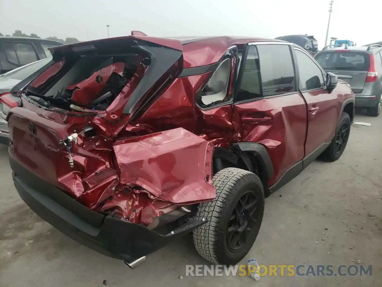 4 Photograph of a damaged car 2T3H1RFV3NW194565 TOYOTA RAV4 2022