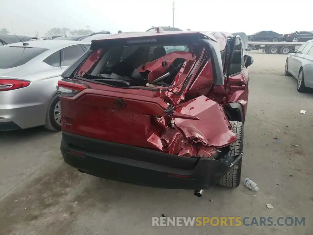 9 Photograph of a damaged car 2T3H1RFV3NW194565 TOYOTA RAV4 2022