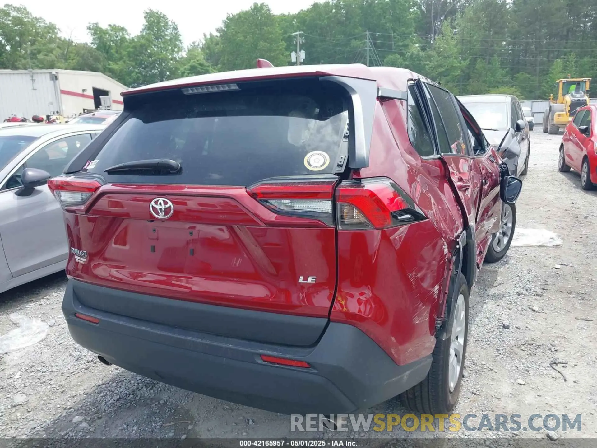 4 Photograph of a damaged car 2T3H1RFV3NW207623 TOYOTA RAV4 2022