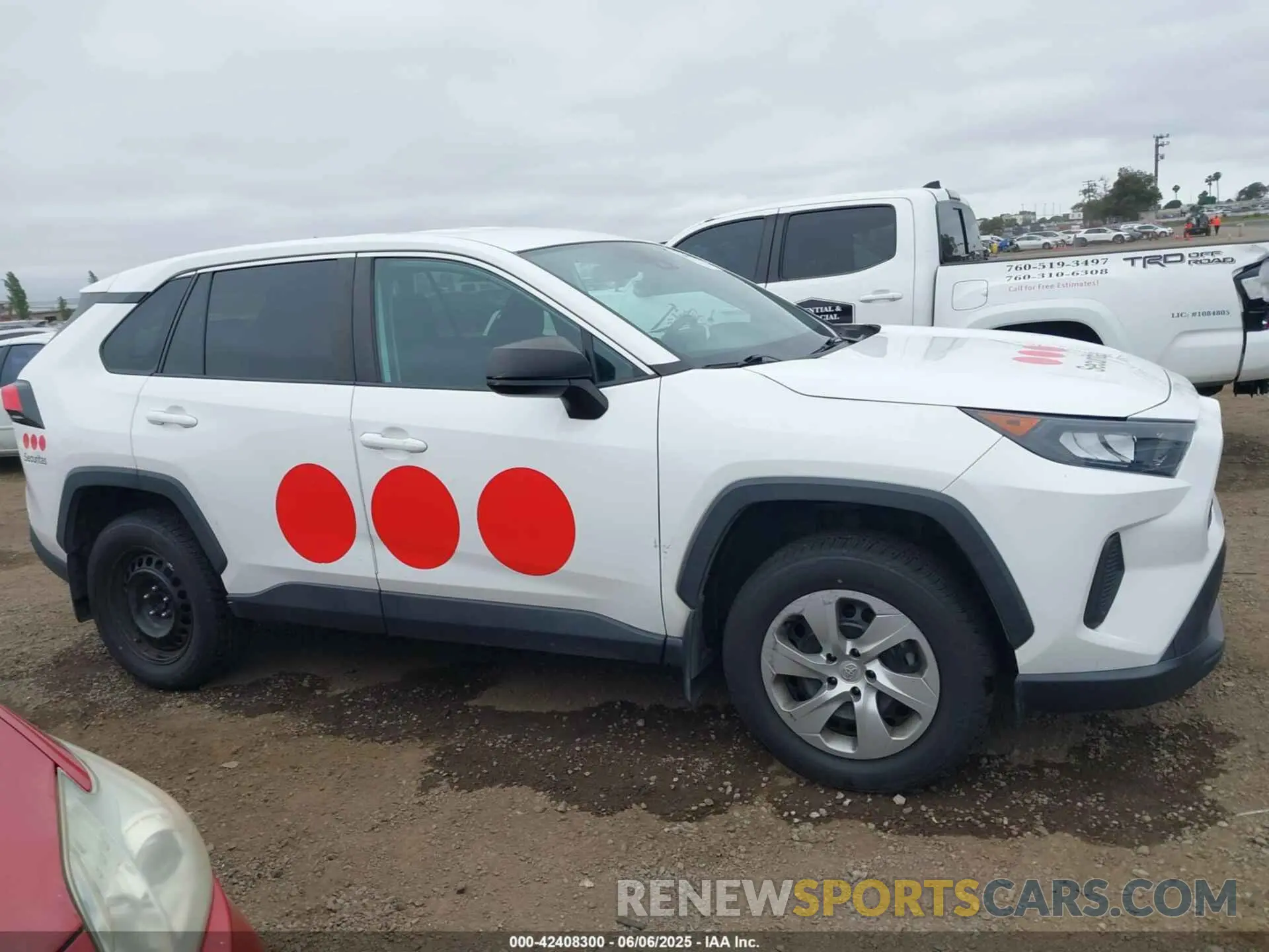 13 Photograph of a damaged car 2T3H1RFV4NC173192 TOYOTA RAV4 2022