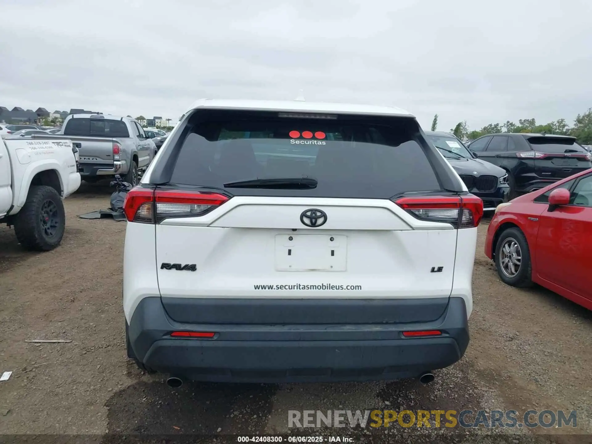 16 Photograph of a damaged car 2T3H1RFV4NC173192 TOYOTA RAV4 2022
