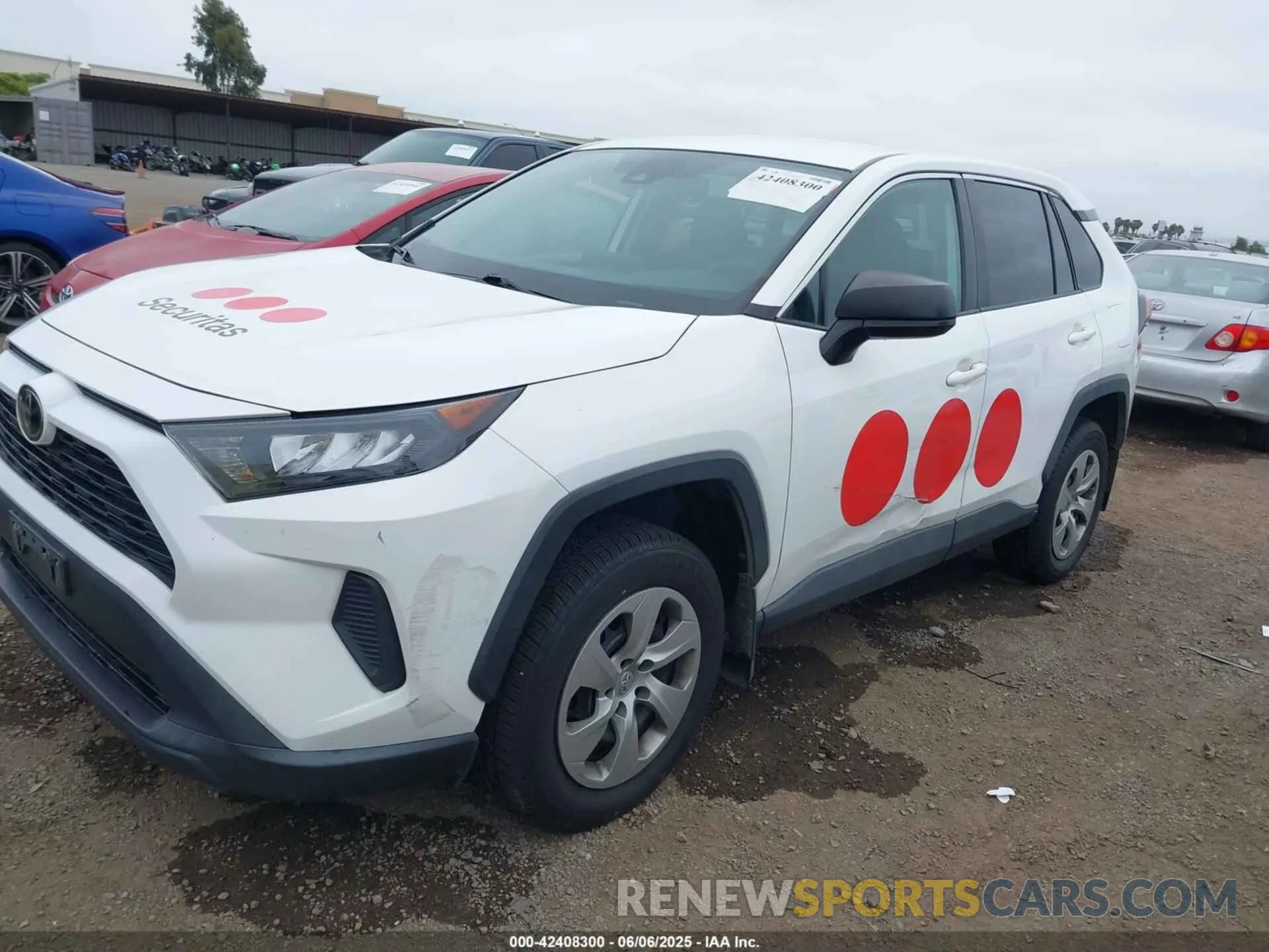 2 Photograph of a damaged car 2T3H1RFV4NC173192 TOYOTA RAV4 2022